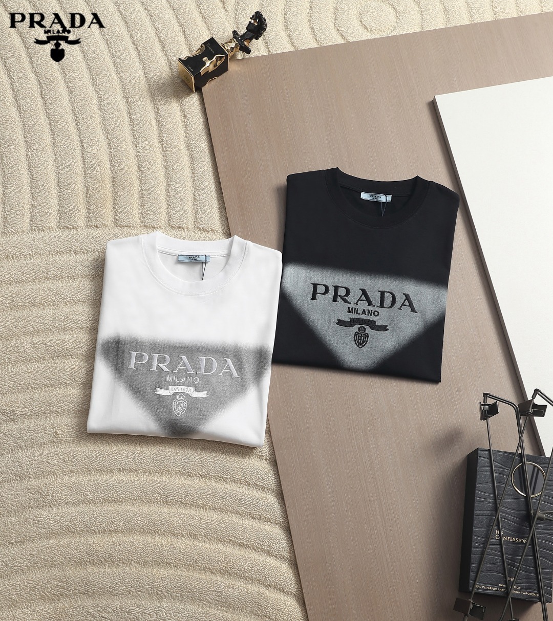 【PRADA】半袖 T シャツ