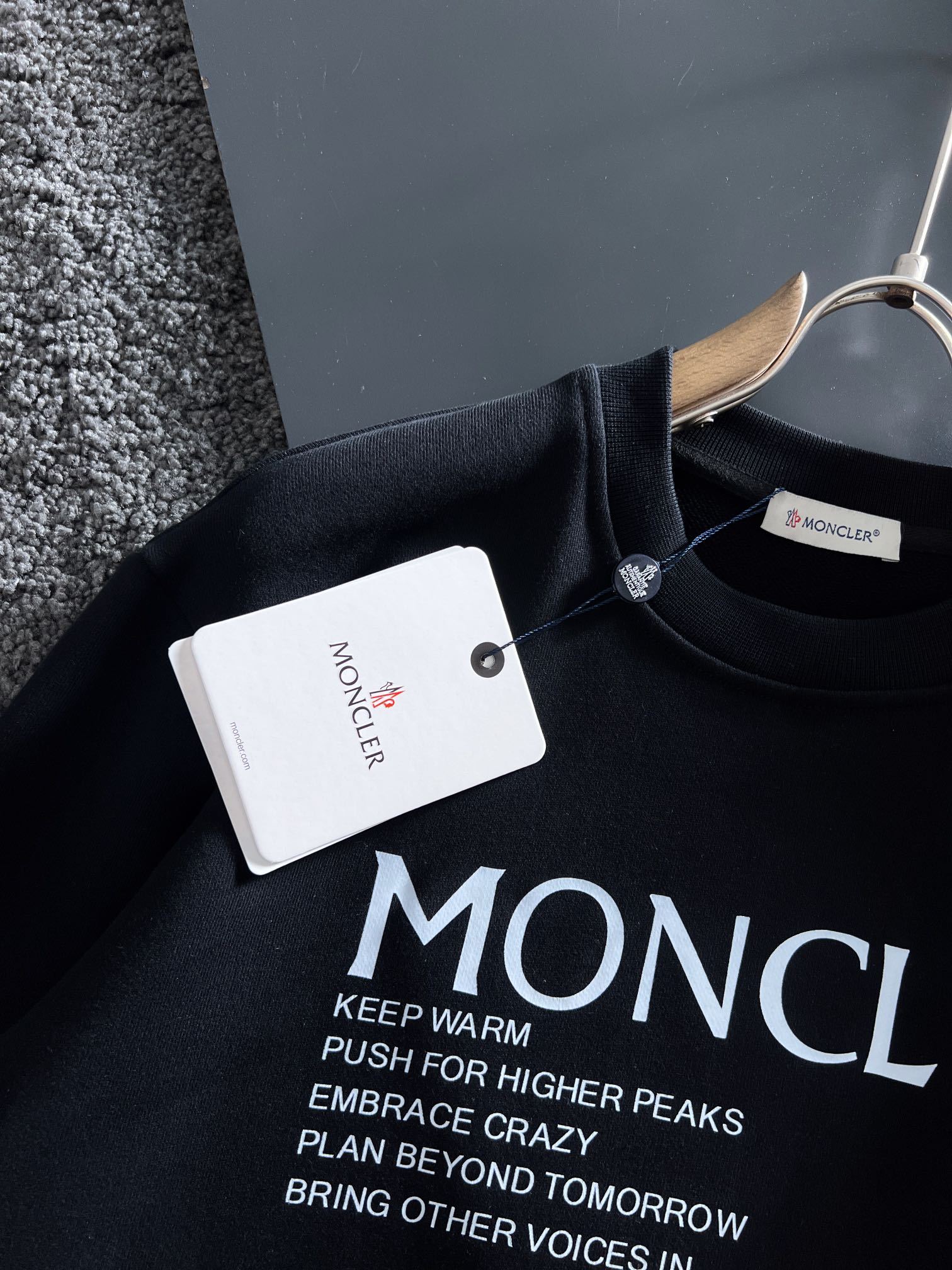 【MONCLER】長袖 T シャツ