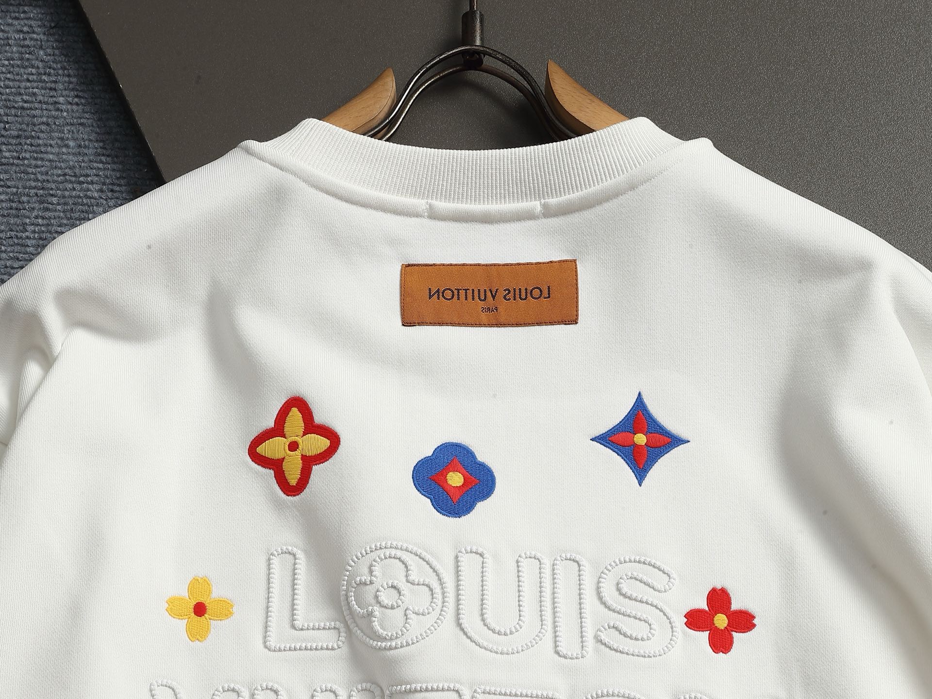 【LOUIS VUITTON】刺繍長袖 T シャツ