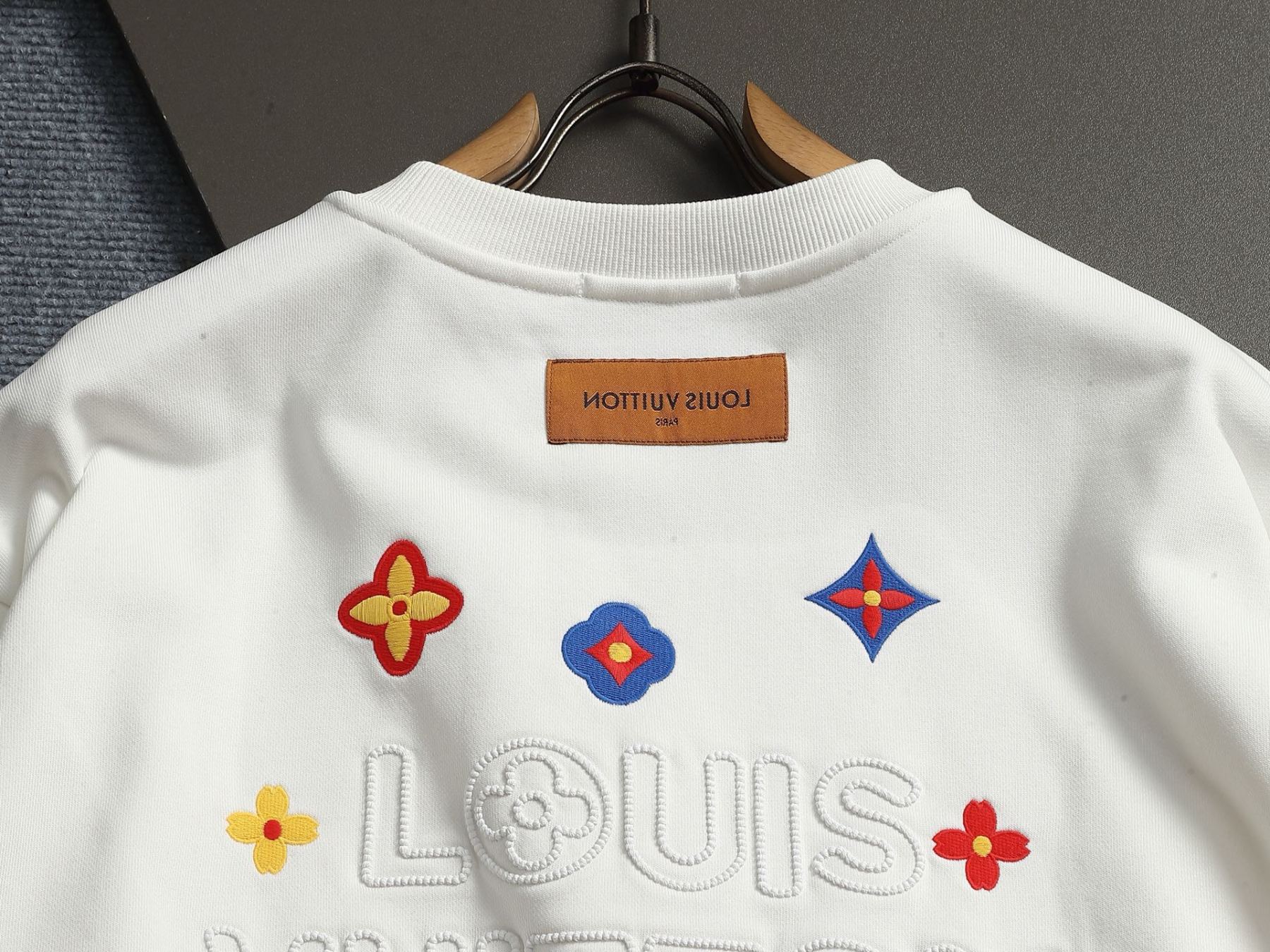【LOUIS VUITTON】刺繍長袖 T シャツ