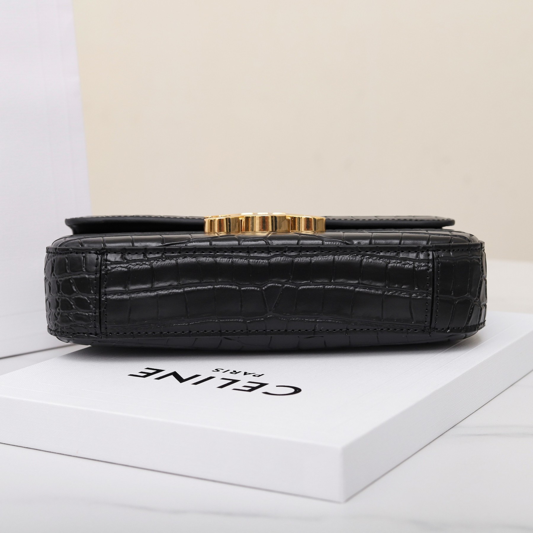 国内発 CELINE クラシック トリオンフ バッグ