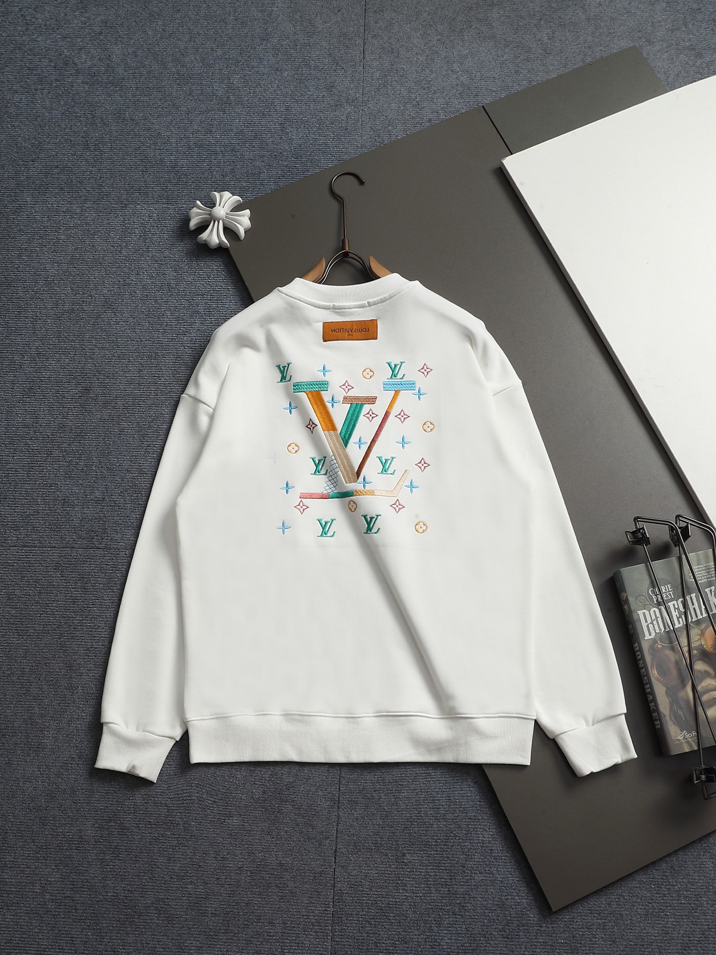 【LOUIS VUITTON】刺繍長袖 T シャツ