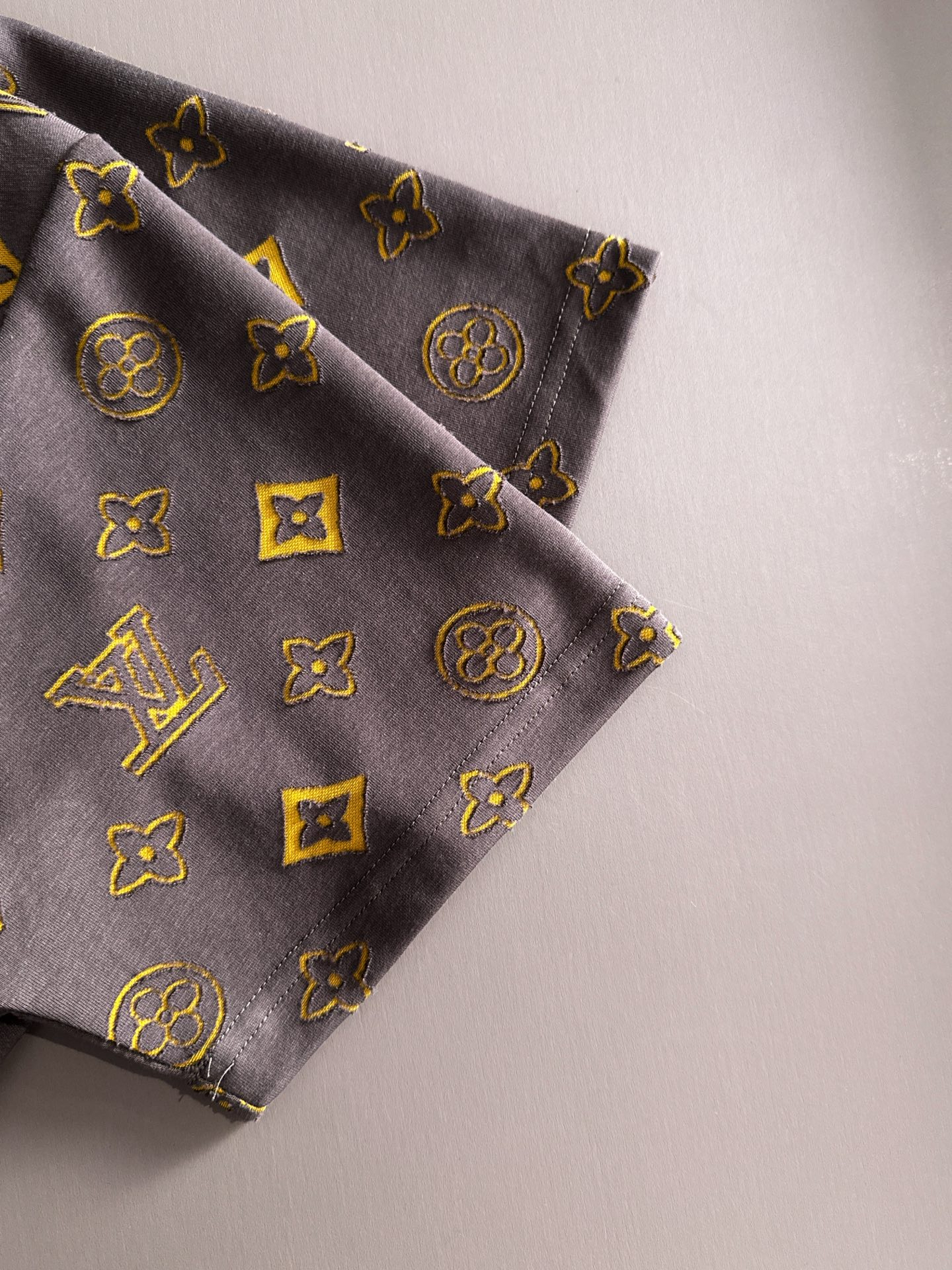 【LOUIS VUITTON】半袖T シャツショートパンツ セットアップ