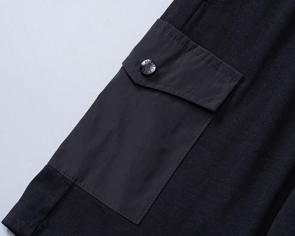 【MONCLER】ショートパンツ