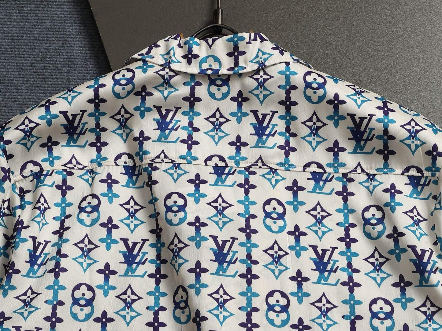 【LOUIS VUITTON】半袖シャツ