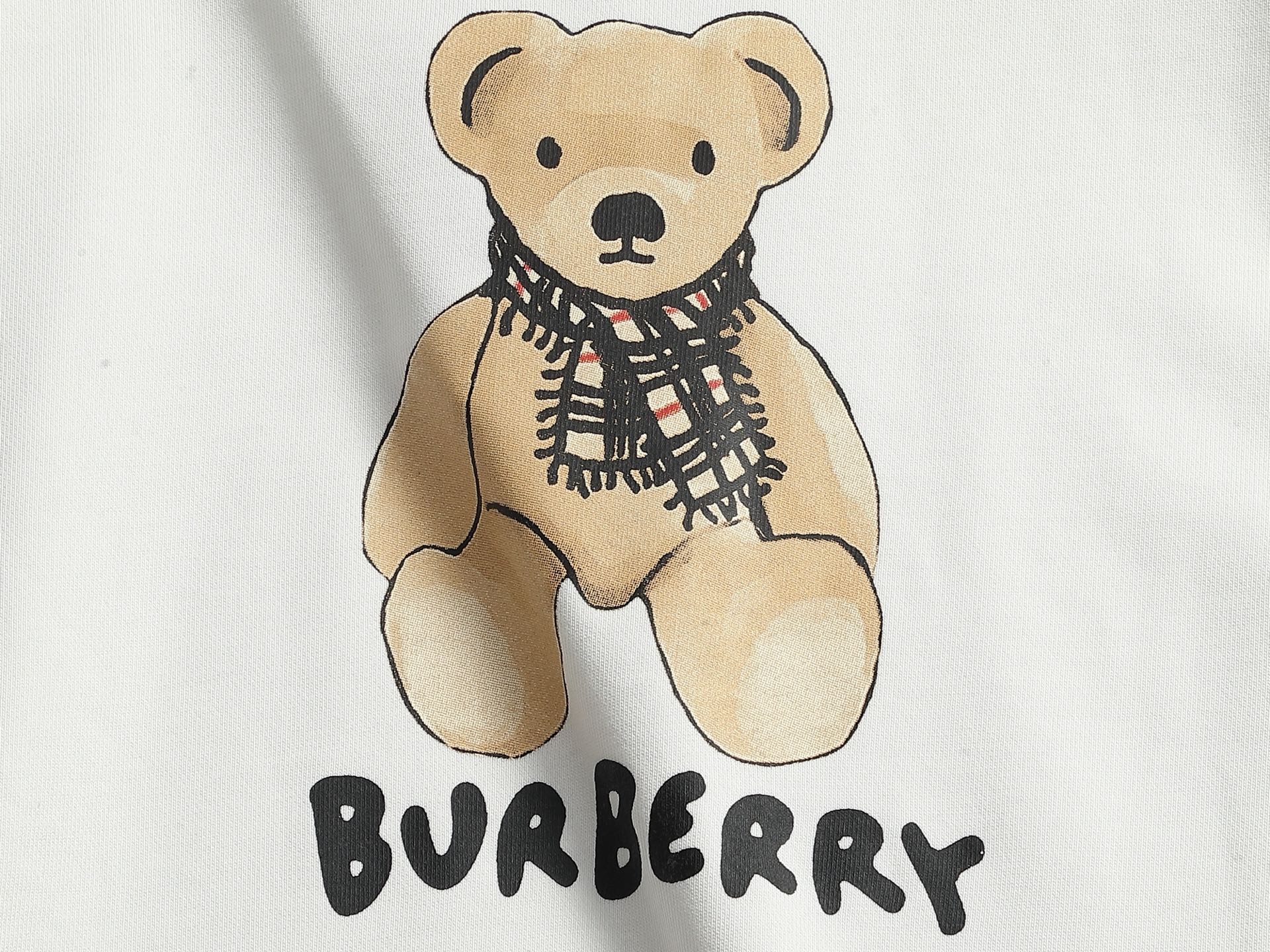 【BURBERRY】プリント長袖 T シャツ