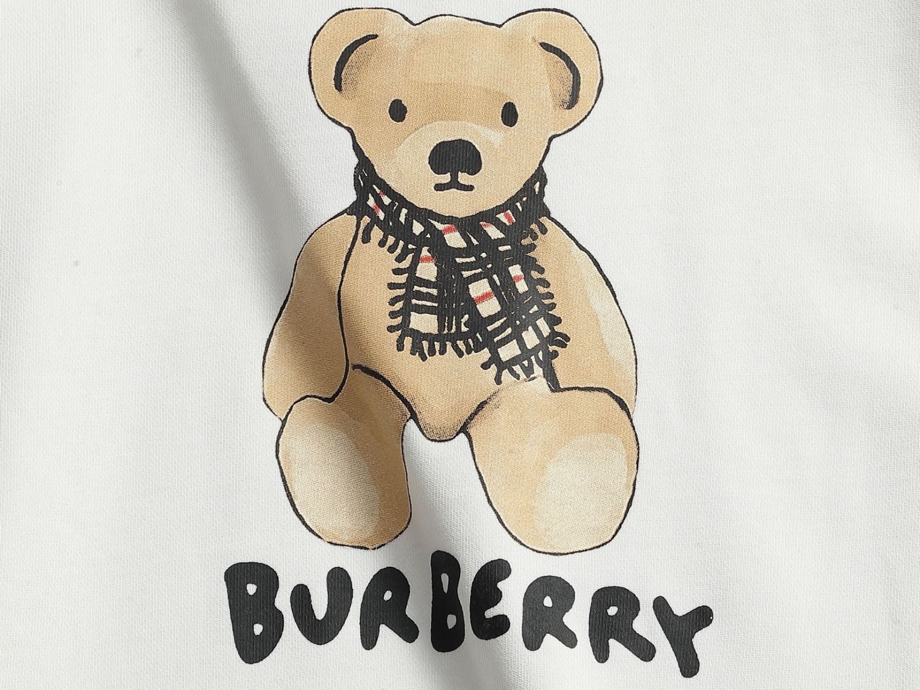 【BURBERRY】プリント長袖 T シャツ