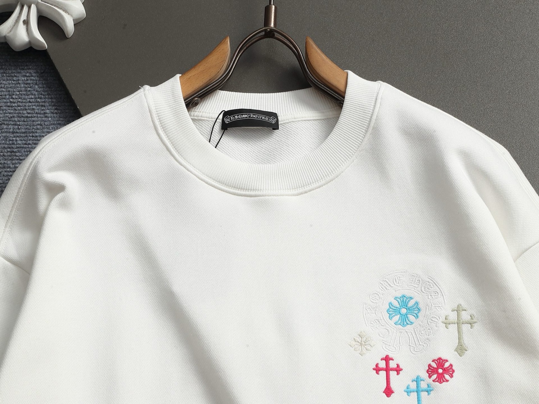 【CHROME HEARTS】刺繍長袖 T シャツ