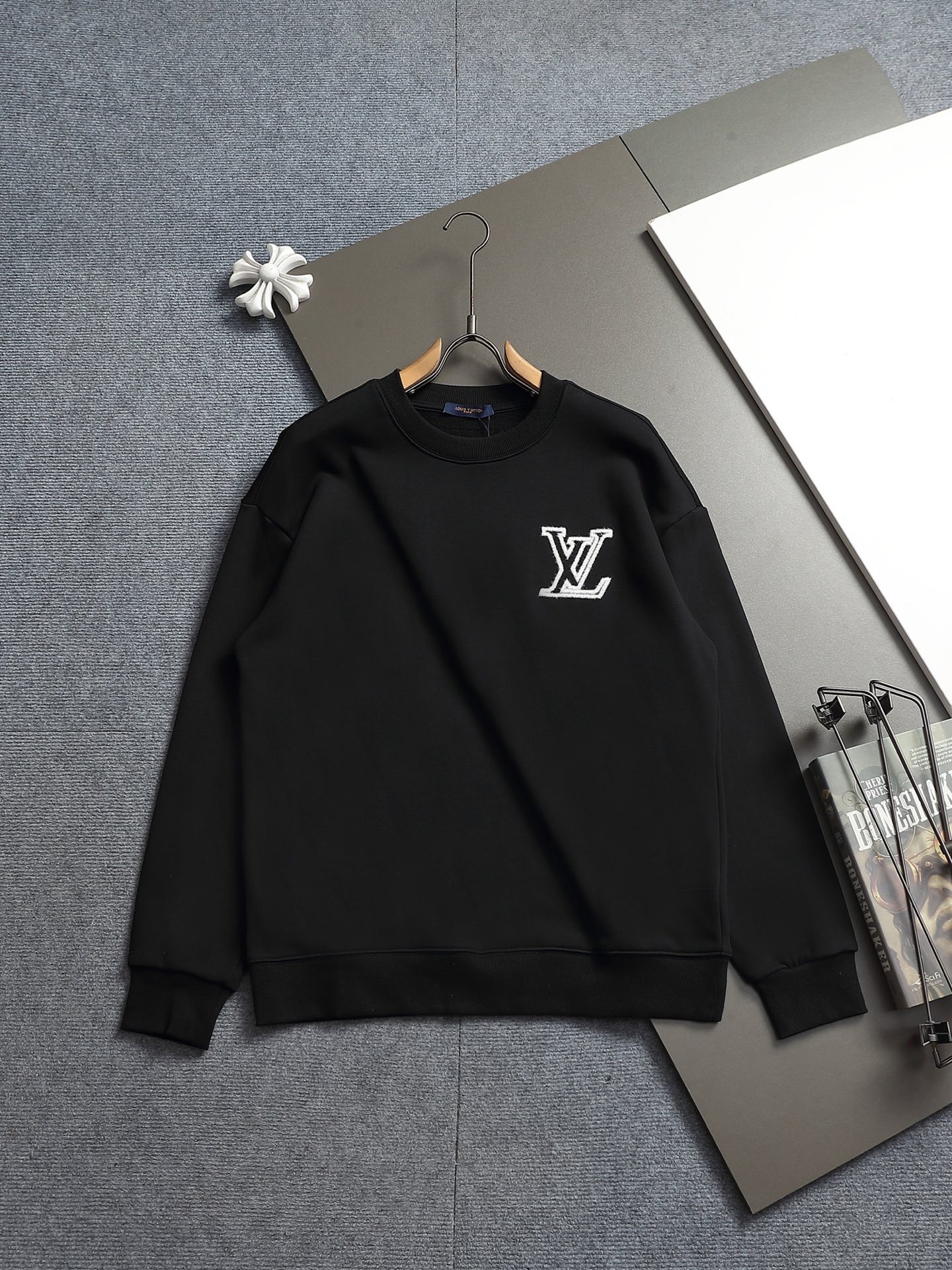 【LOUIS VUITTON】刺繍長袖 T シャツ