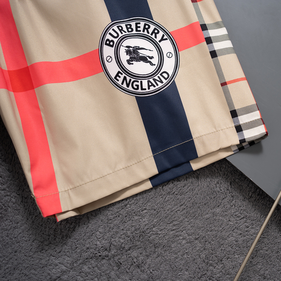 【BURBERRY】ショートパンツ
