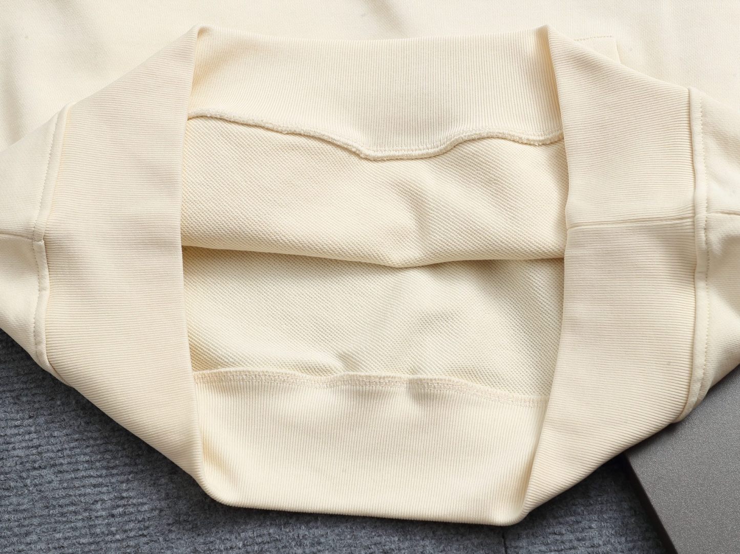 【LOUIS VUITTON】ルイヴィトン 刺繍パーカー