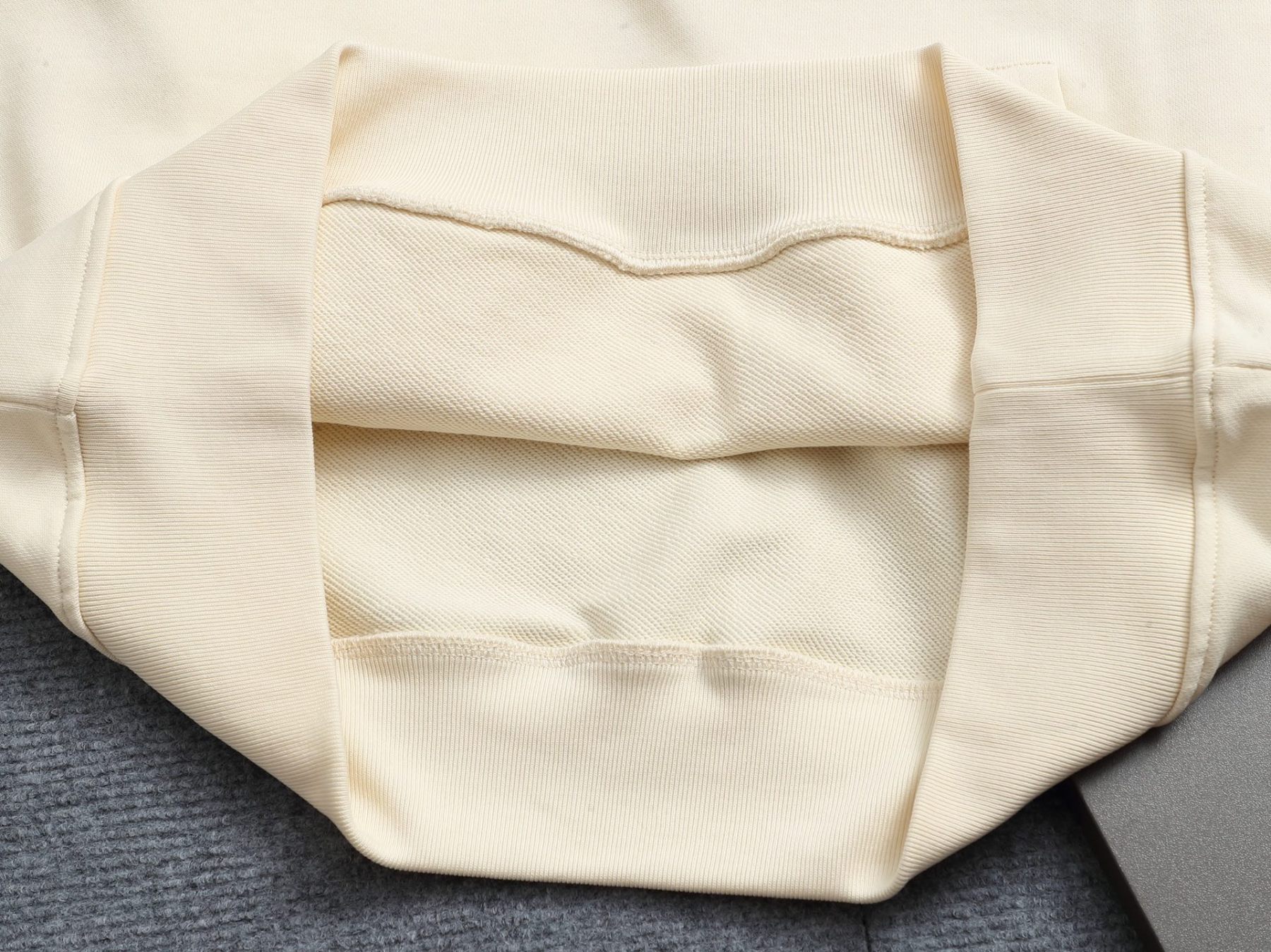 【LOUIS VUITTON】ルイヴィトン 刺繍パーカー