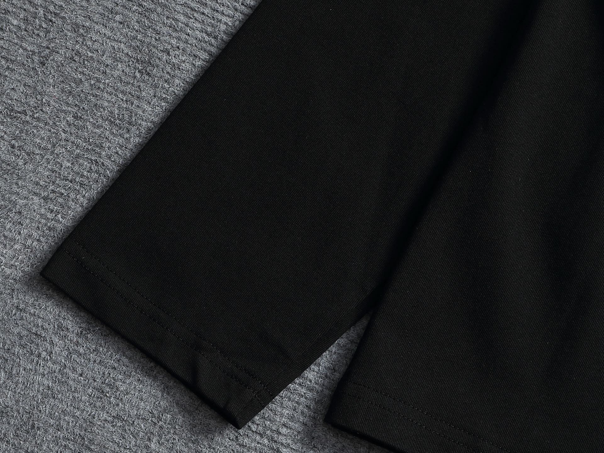 【LOUIS VUITTON】長袖 T シャツ