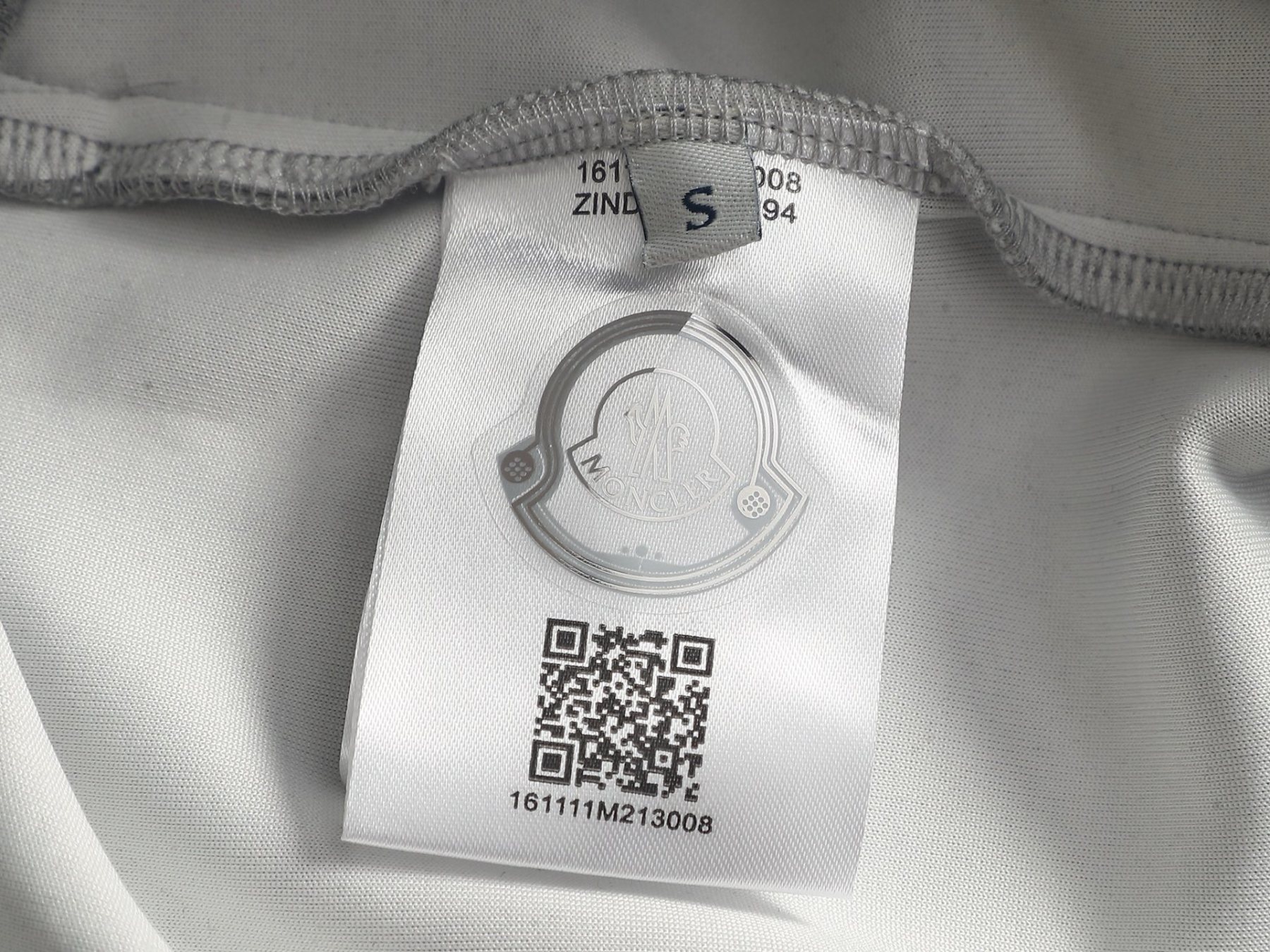 【MONCLER】ショートパンツ