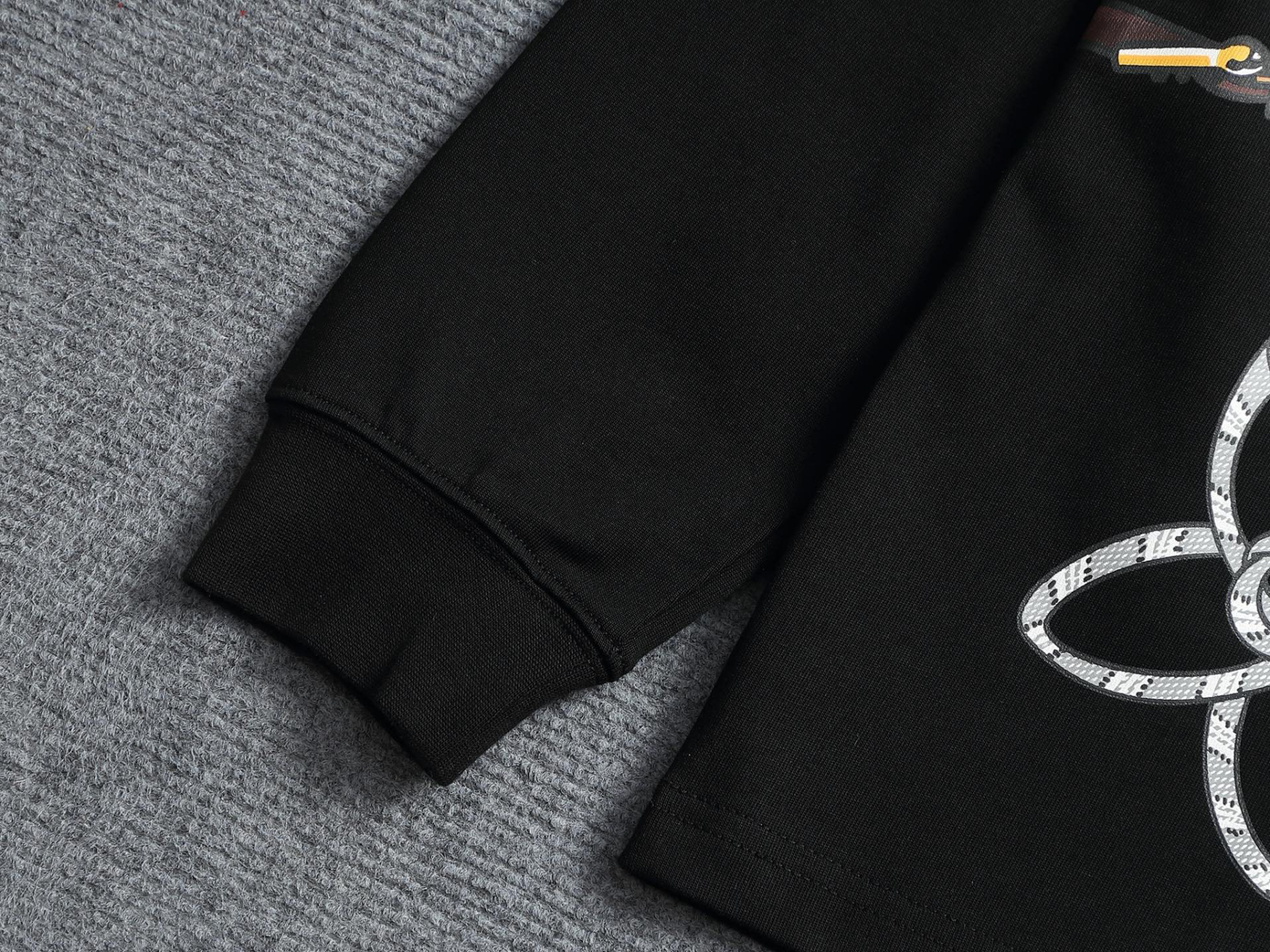 【LOUIS VUITTON】プリント長袖 T シャツ