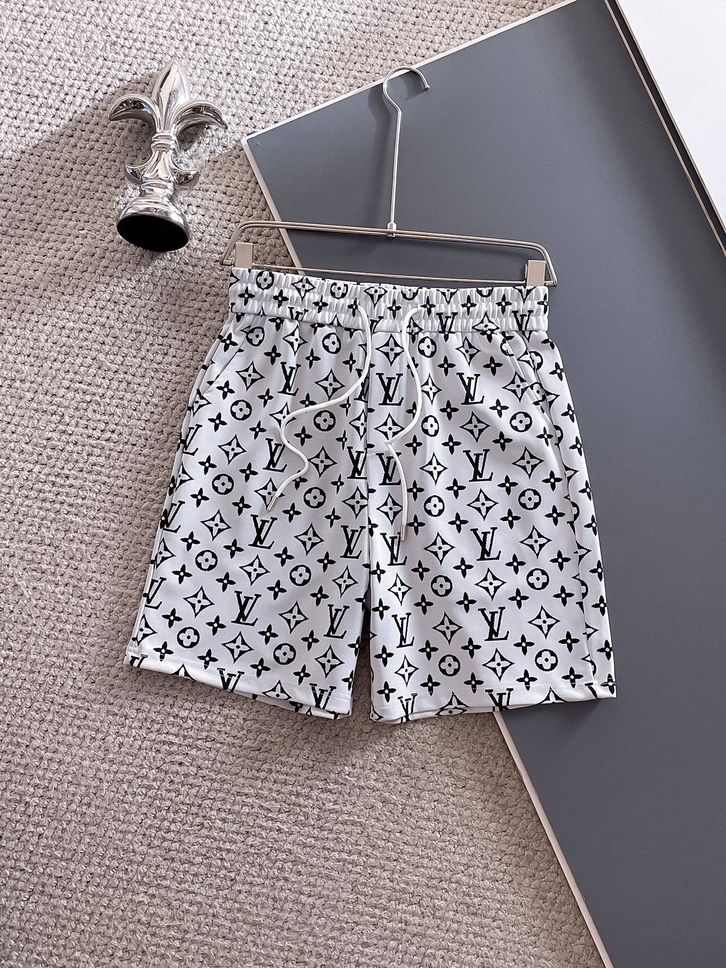【LOUIS VUITTON】ショートパンツ