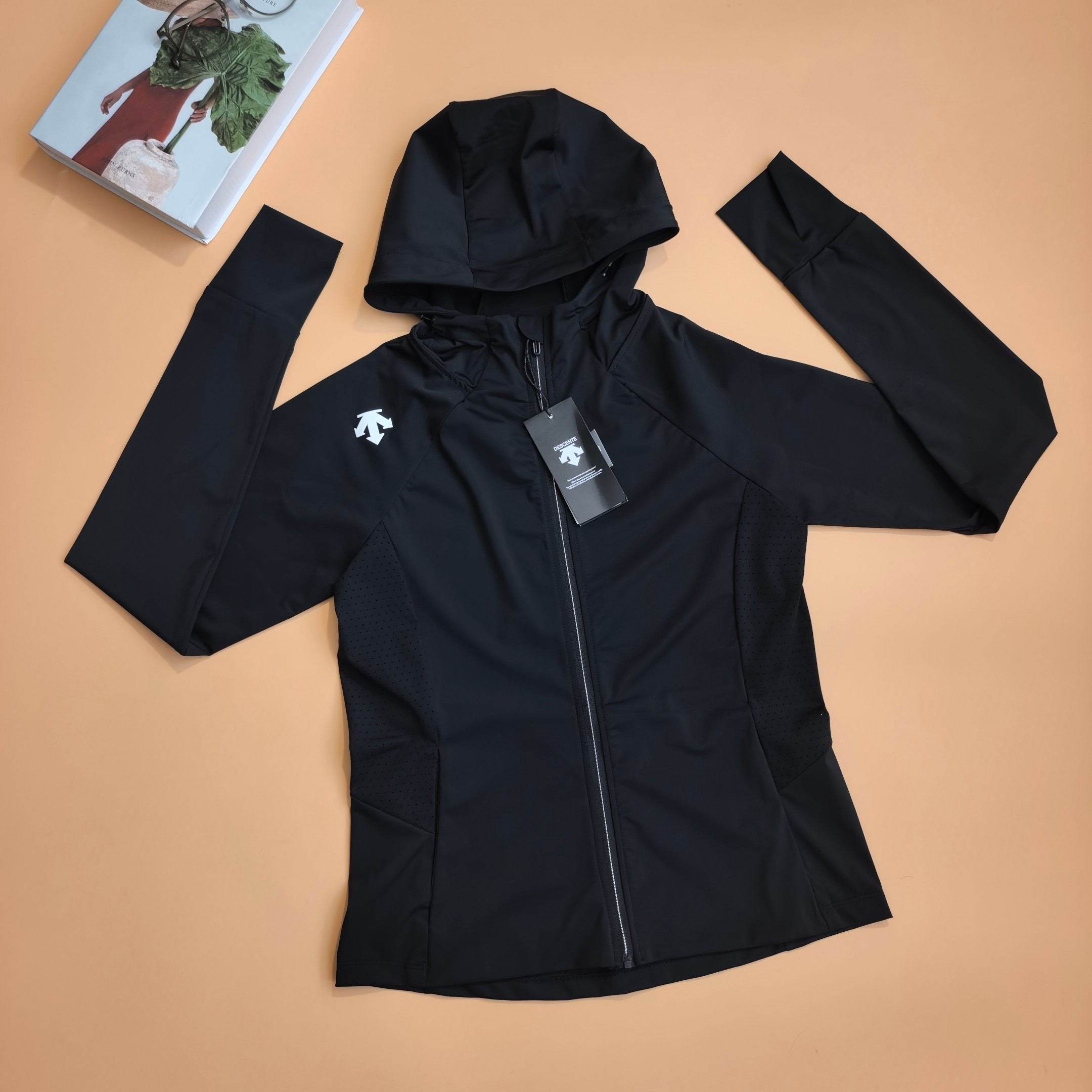 【DESCENTE】UV カットパーカー