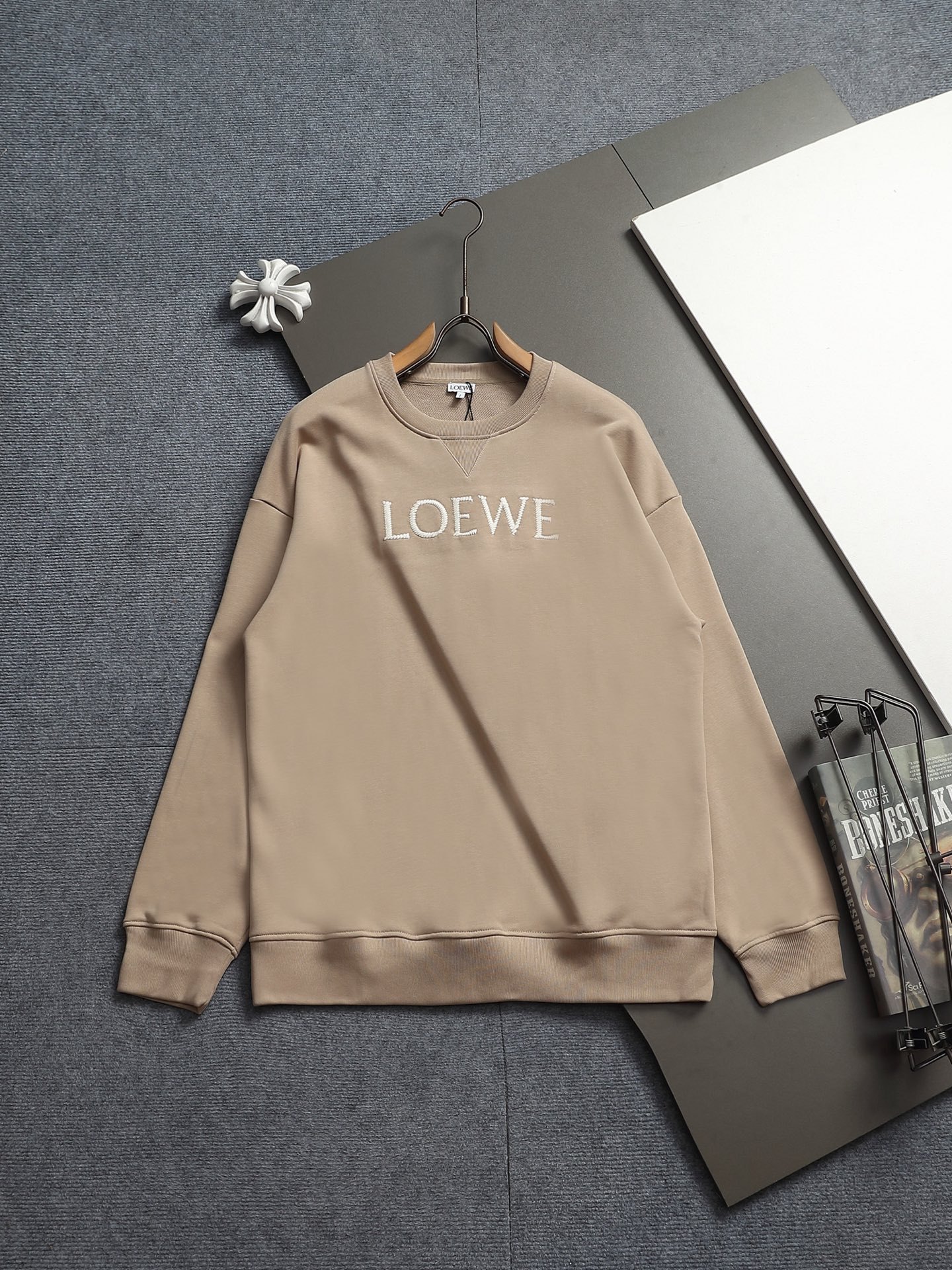【LOEWE】刺繍長袖 T シャツ