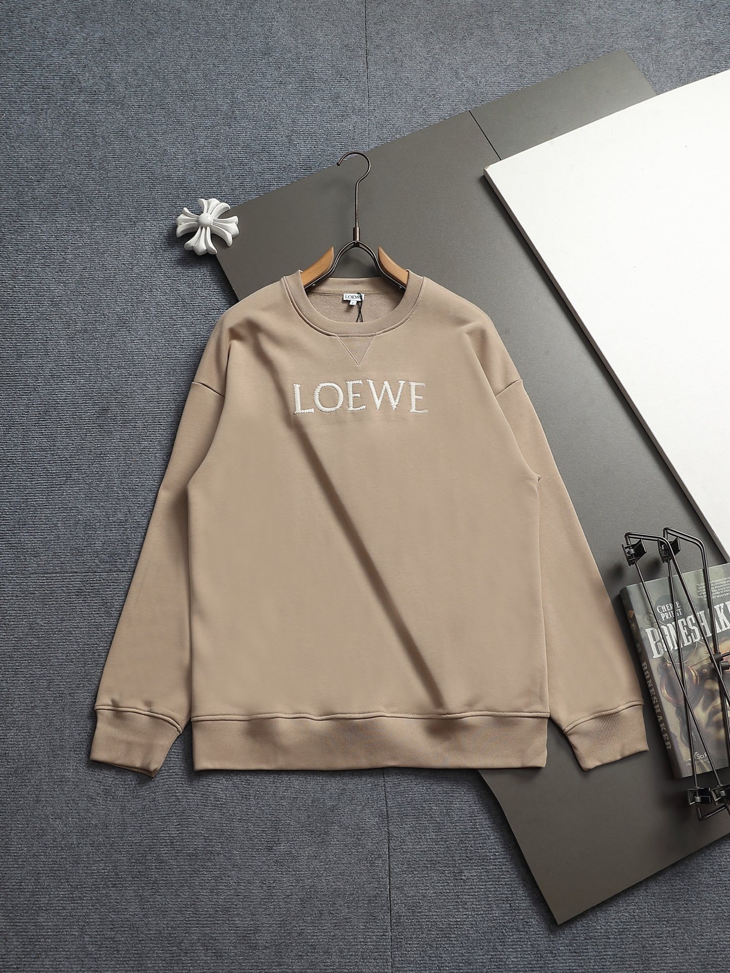 【LOEWE】刺繍長袖 T シャツ