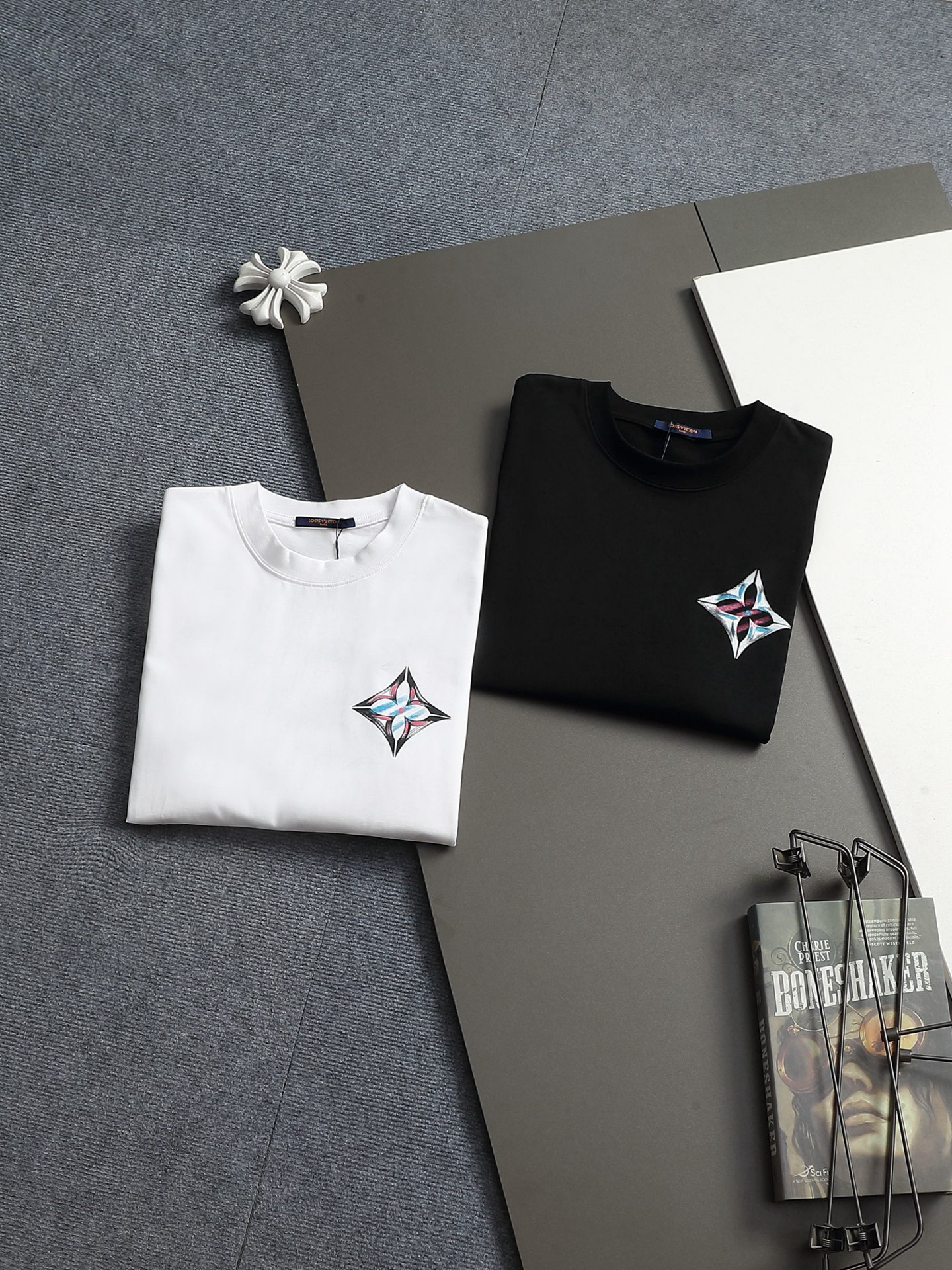 【LOUIS VUITTON】プリント長袖 T シャツ