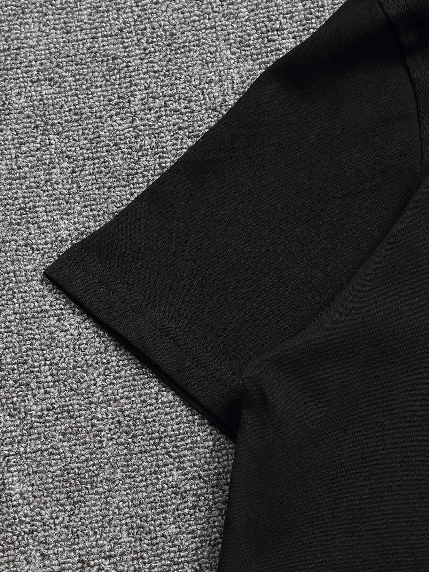 【PRADA】半袖 T シャツ