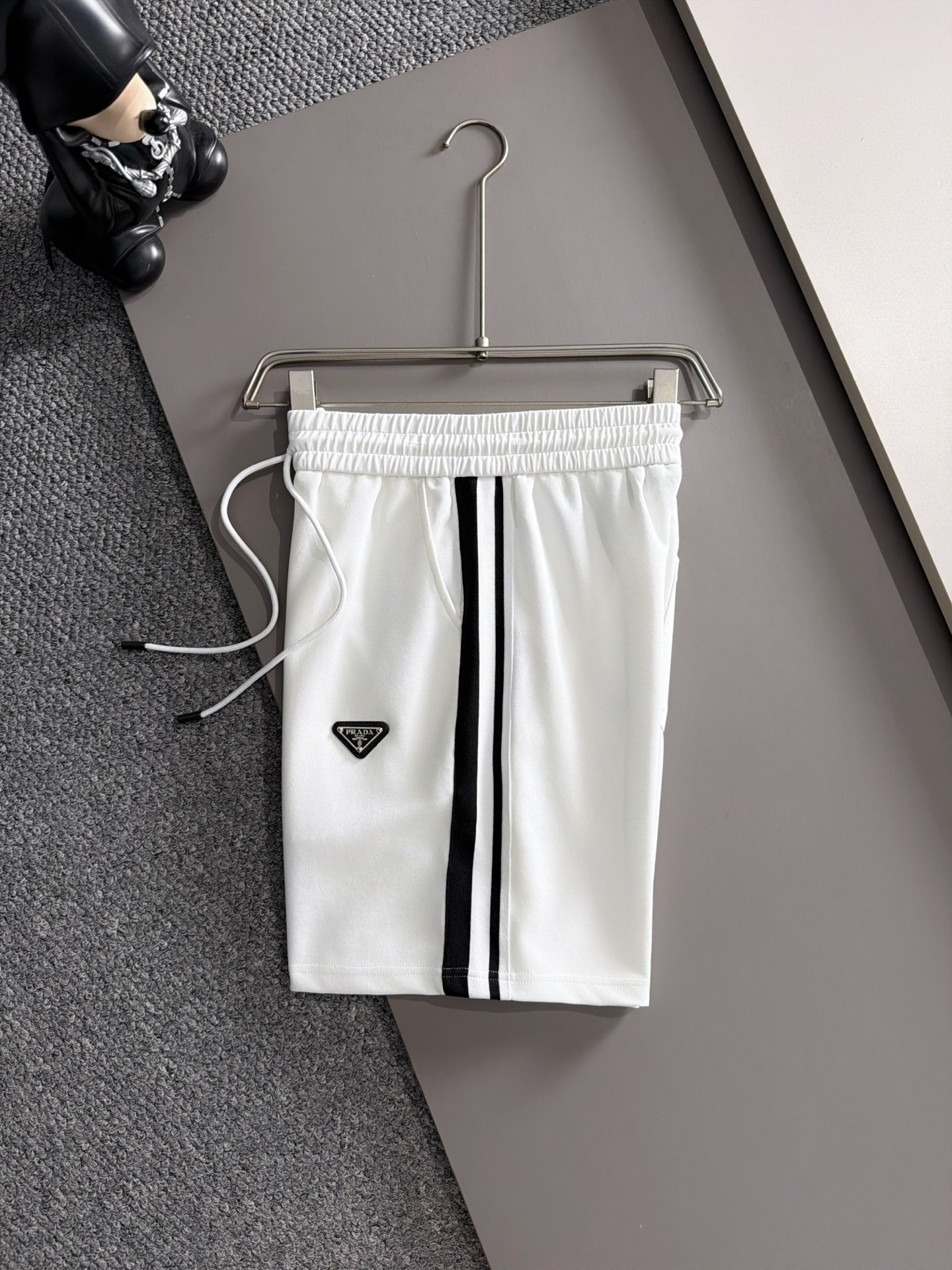 【PRADA】半袖T シャツショートパンツ セットアップ