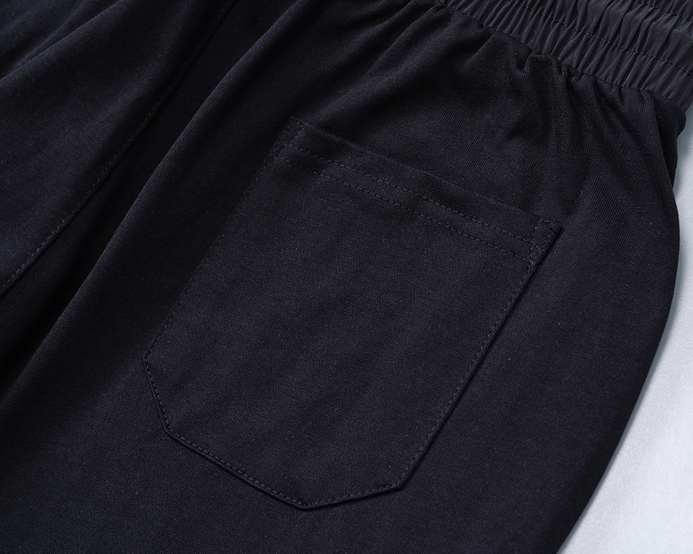 【MONCLER】ショートパンツ