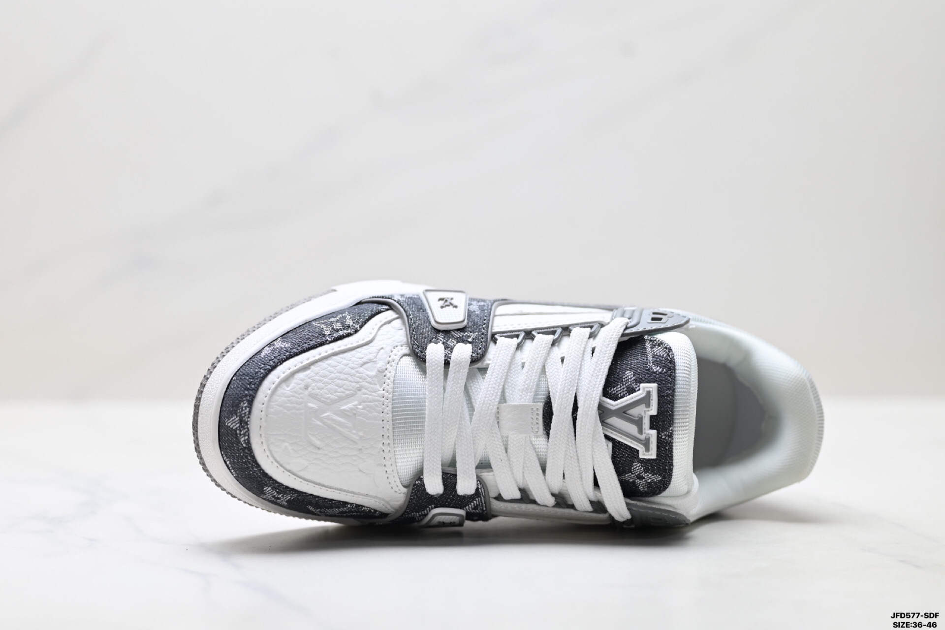 Louis Vuitton Trainer Sneaker Low スニーカー