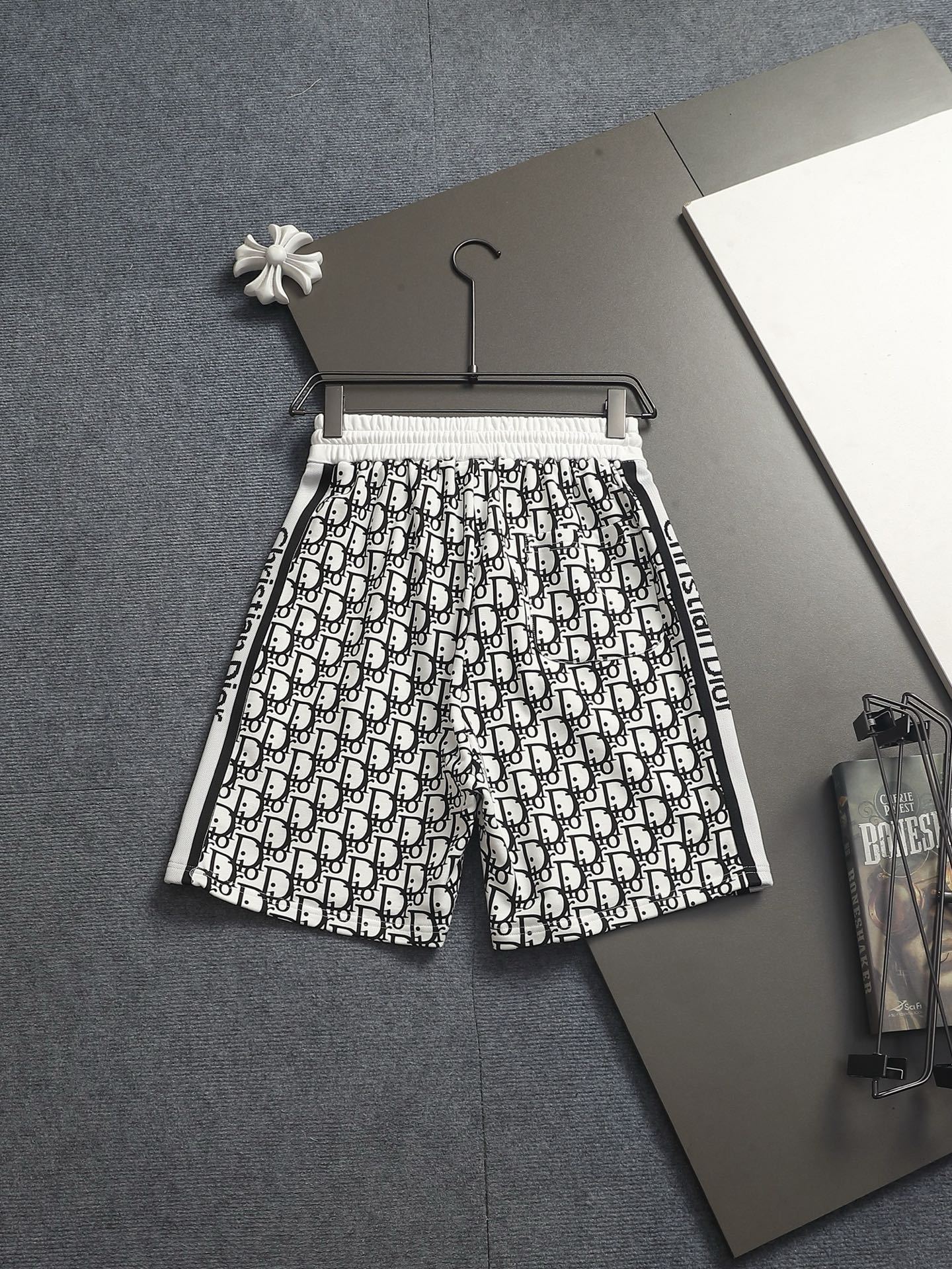 【DIOR】ショートパンツ