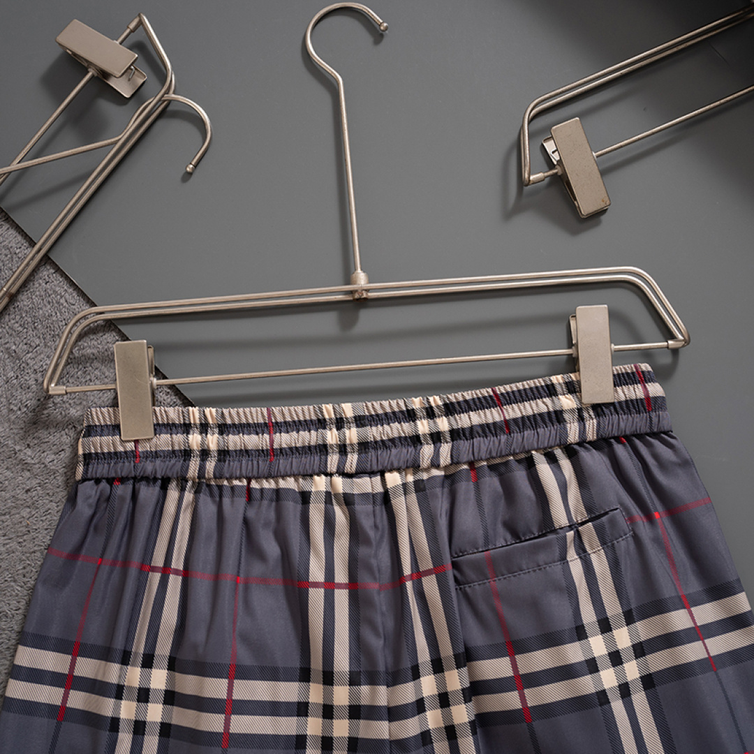 【BURBERRY】ショートパンツ