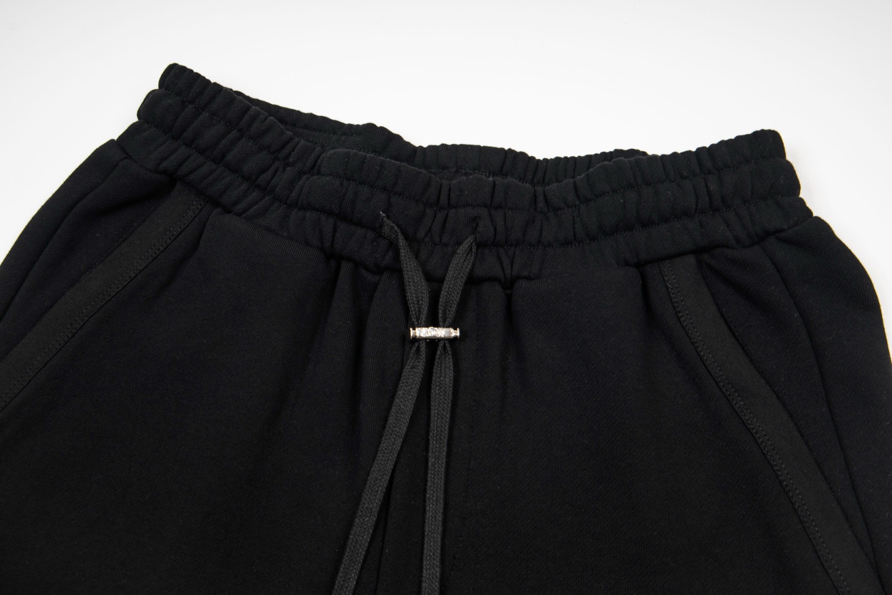 【AMIRI】ショートパンツ