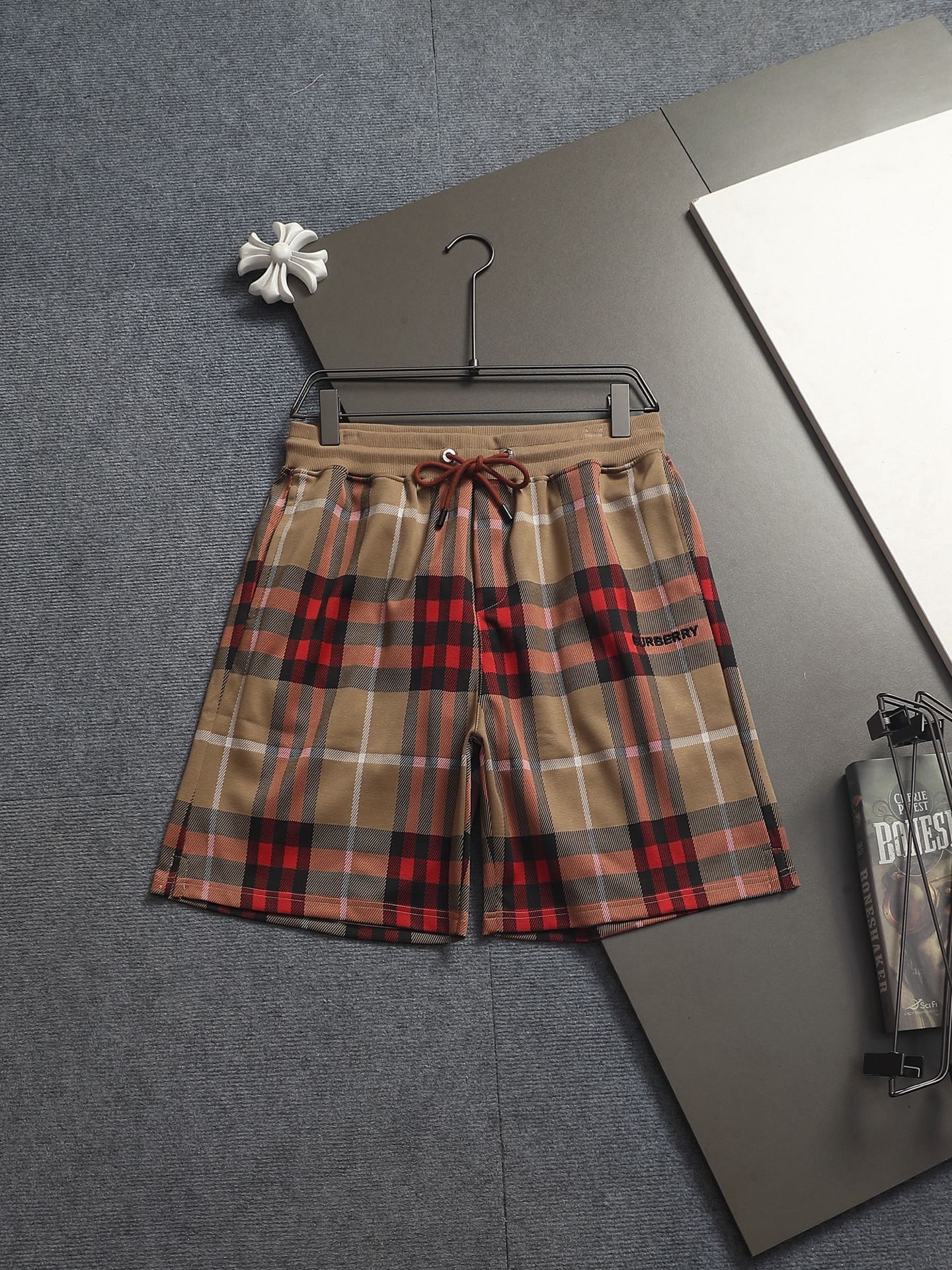 【BURBERRY】ショートパンツ