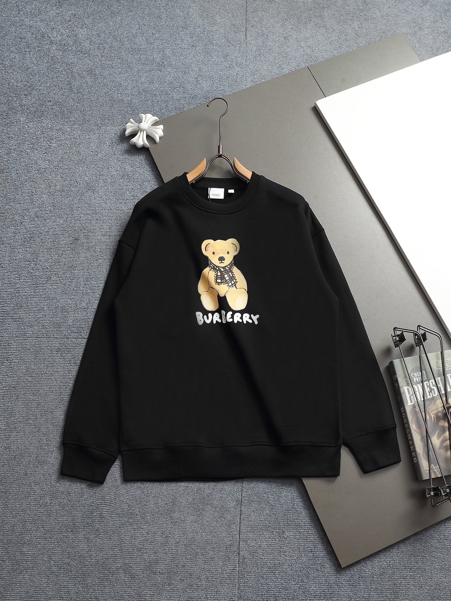【BURBERRY】プリント長袖 T シャツ