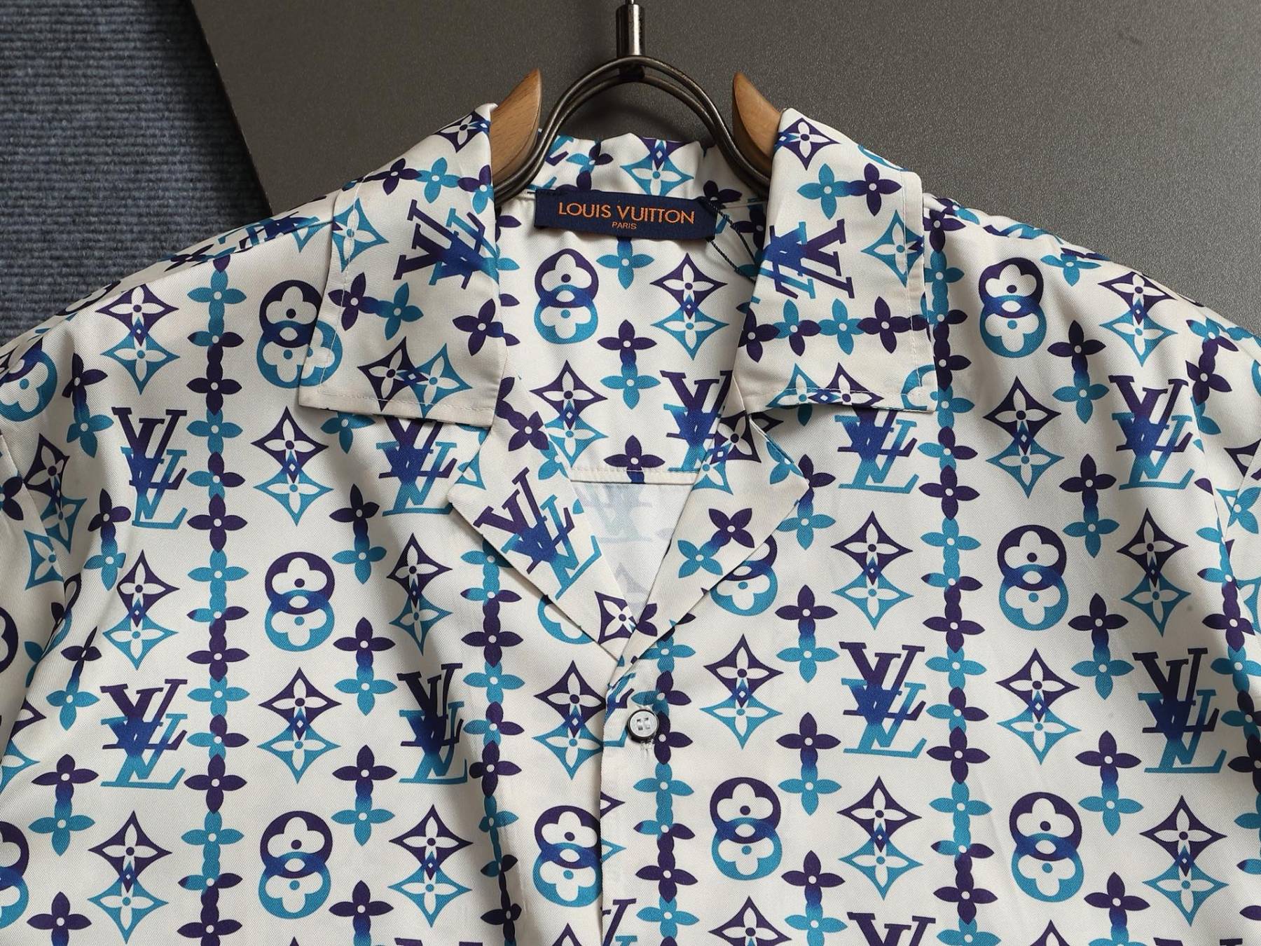 【LOUIS VUITTON】半袖シャツ