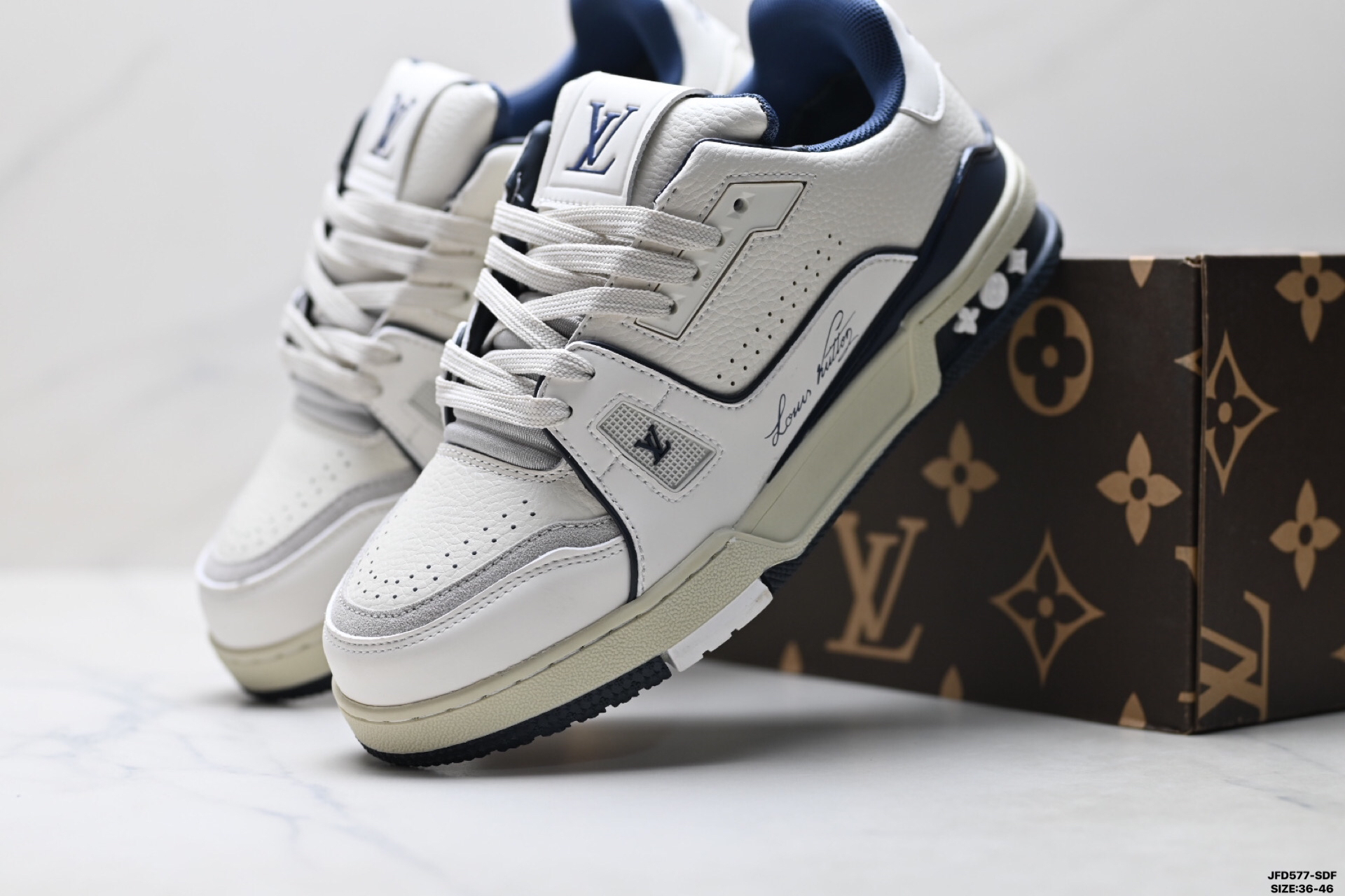 Louis Vuitton Trainer Sneaker Low スニーカー ホワイト × ネイビー レザー