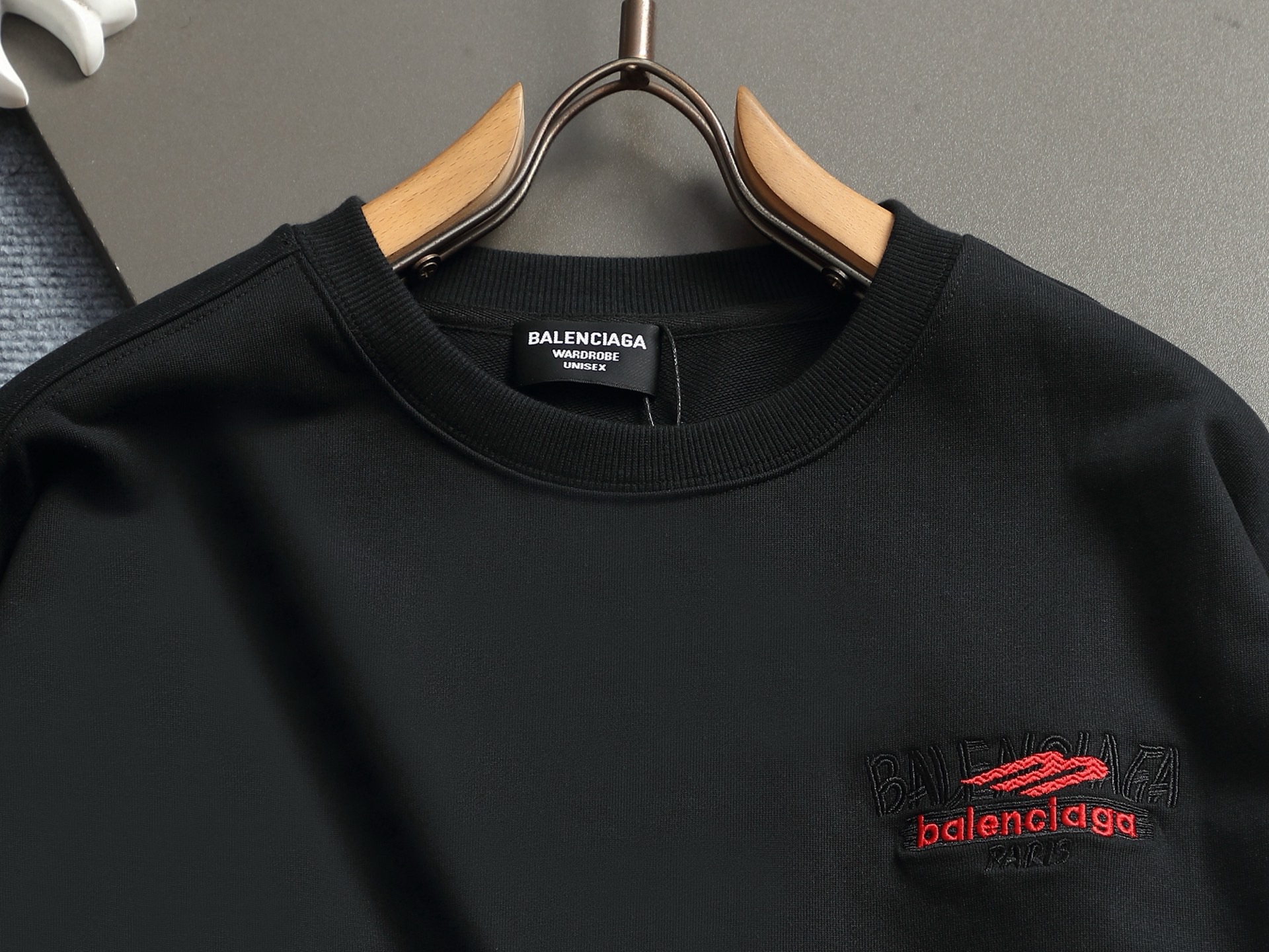 【BALENCIAGA】刺繍長袖 T シャツ