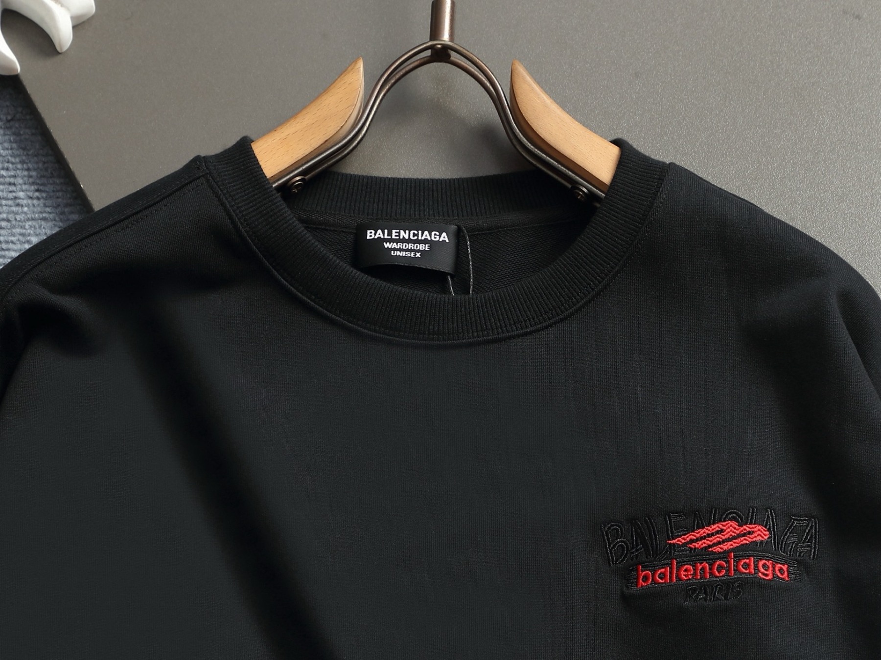 【BALENCIAGA】刺繍長袖 T シャツ