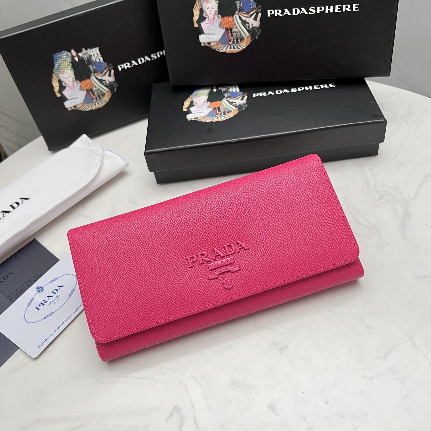 Pradaレザー コンチネンタルウォレット 財布 折財布