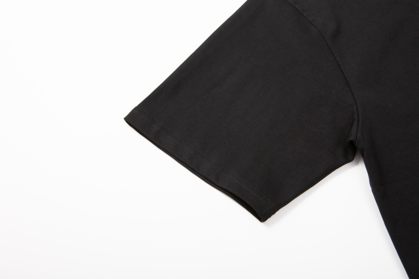 【PRADA】半袖 T シャツ