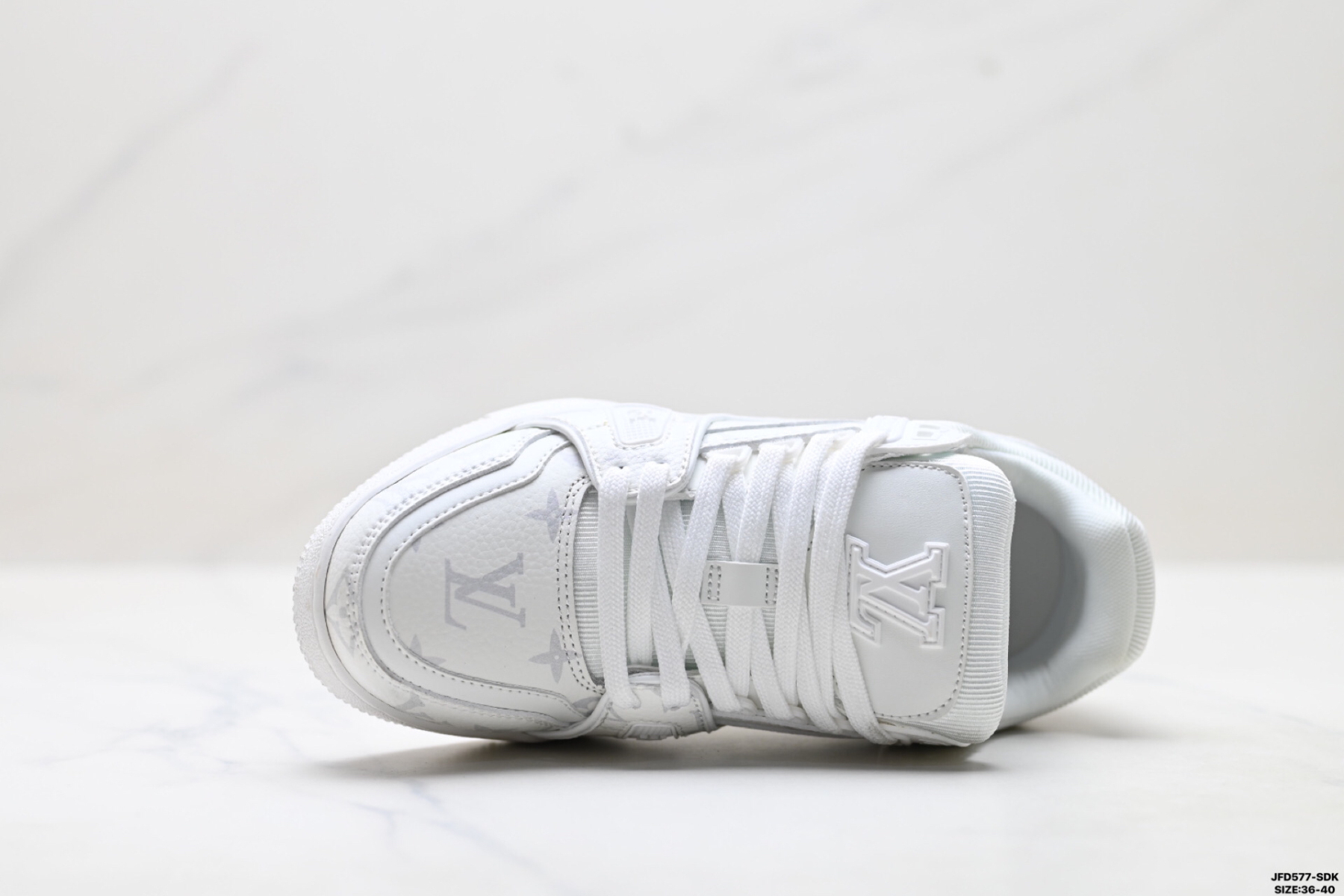 Louis Vuitton Trainer Sneaker Low スニーカー ホワイトモノグラム レザー
