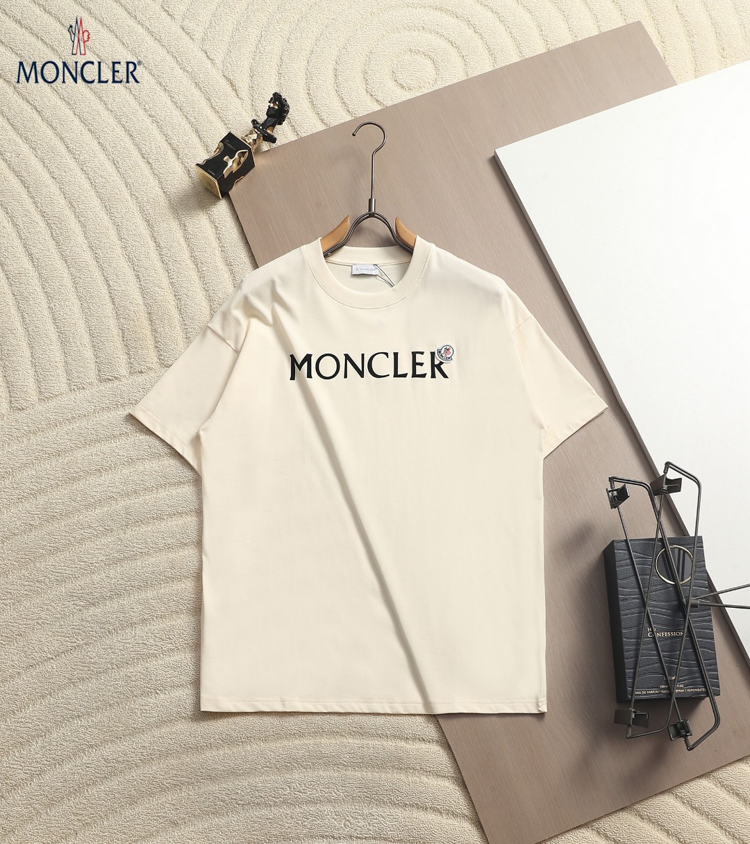 【MONCLER】プリント半袖 T シャツ