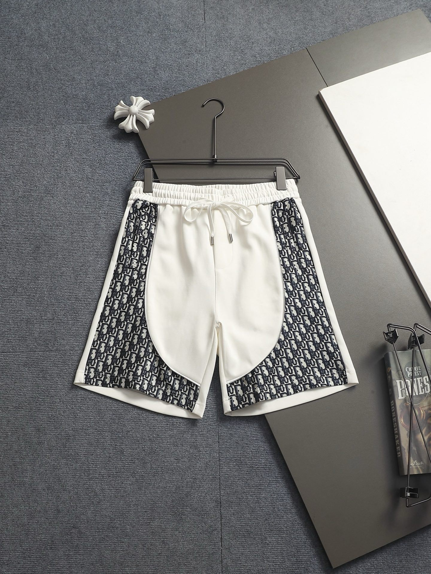 【DIOR】ショートパンツ