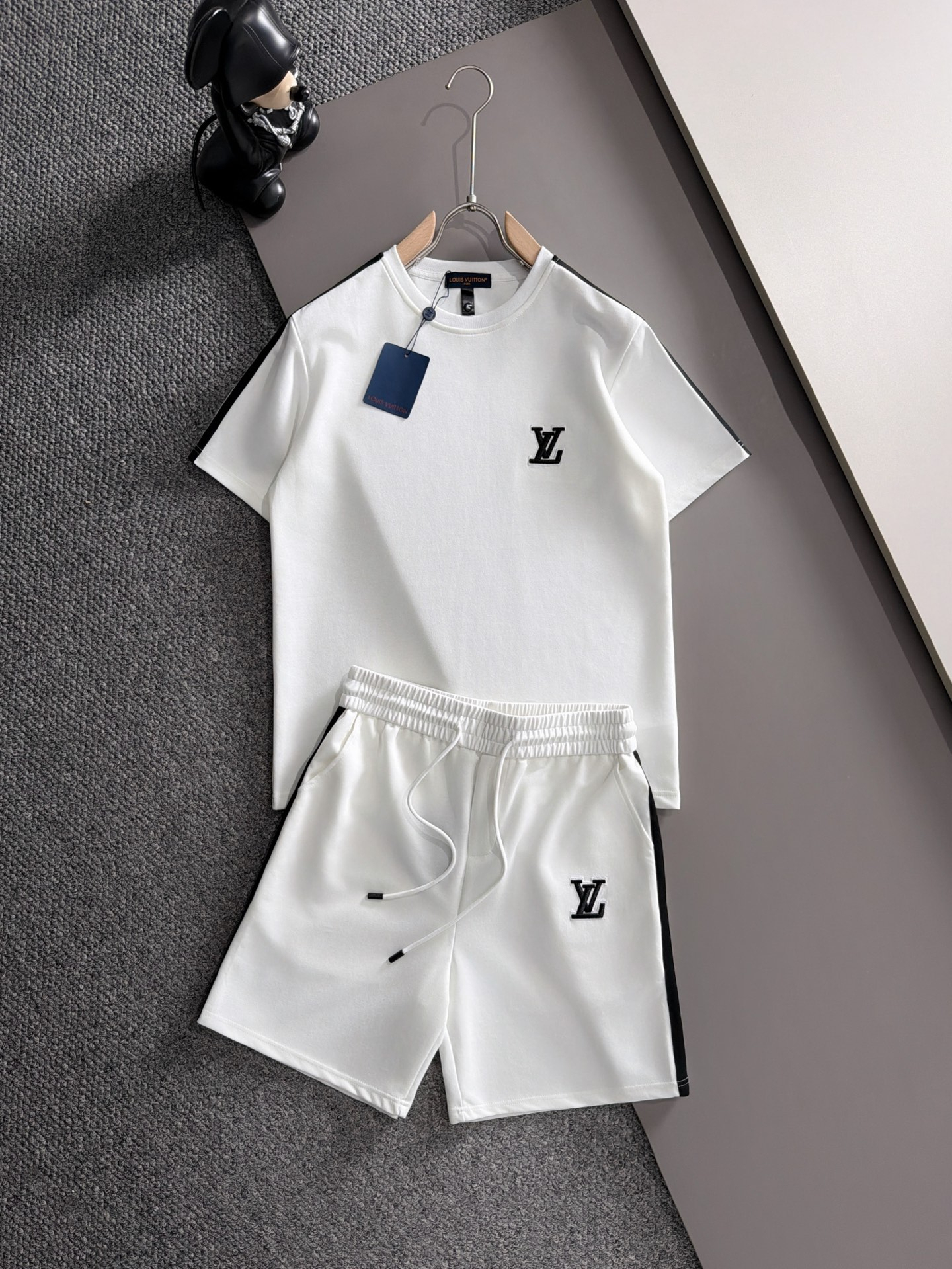 【LOUIS VUITTON】半袖T シャツショートパンツ セットアップ