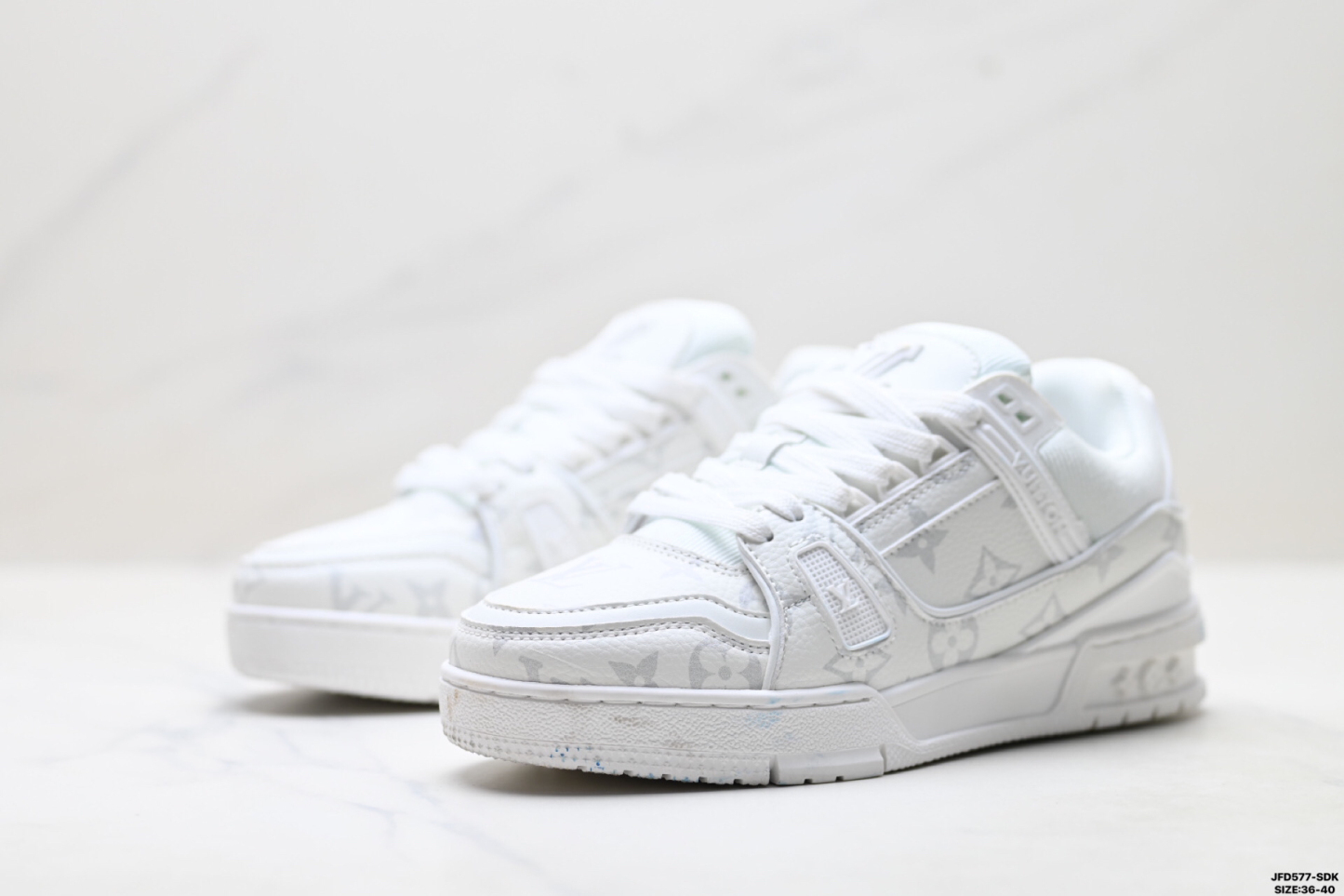 Louis Vuitton Trainer Sneaker Low スニーカー ホワイトモノグラム レザー
