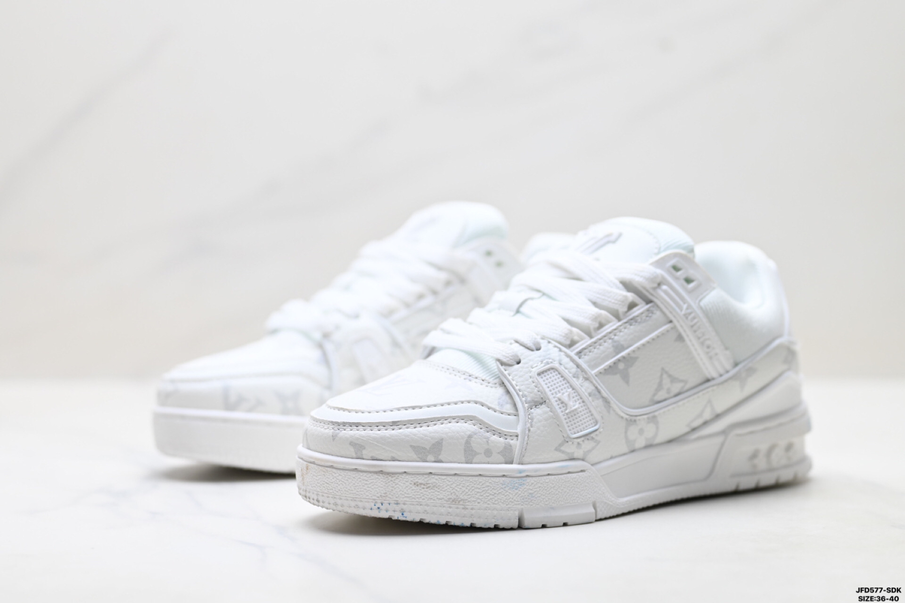 Louis Vuitton Trainer Sneaker Low スニーカー ホワイトモノグラム レザー
