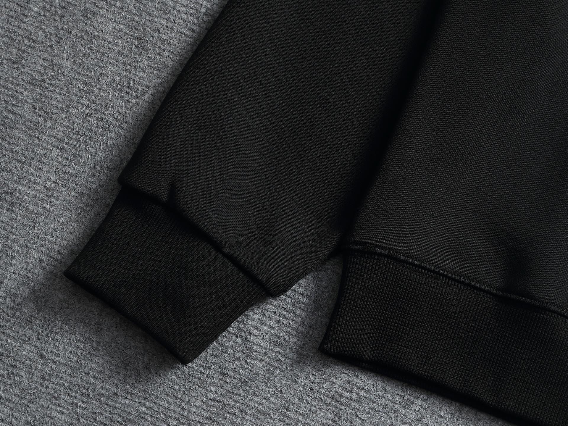 【LOUIS VUITTON】長袖 T シャツ