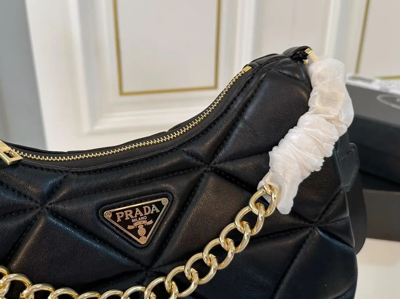 【PRADA 公式 旗艦店】プラダ 斜めがけバッグ 当日出荷 好評に付き再入荷！26*13CM 240719