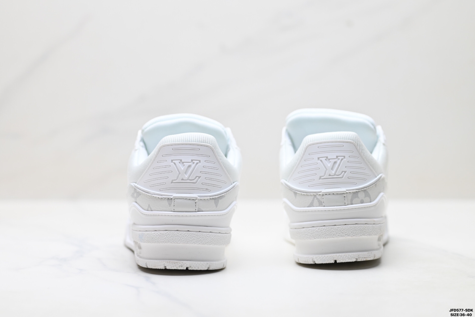 Louis Vuitton Trainer Sneaker Low スニーカー ホワイトモノグラム レザー