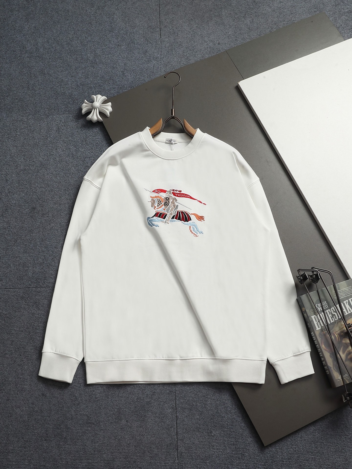 【BURBERRY】刺繍長袖 T シャツ