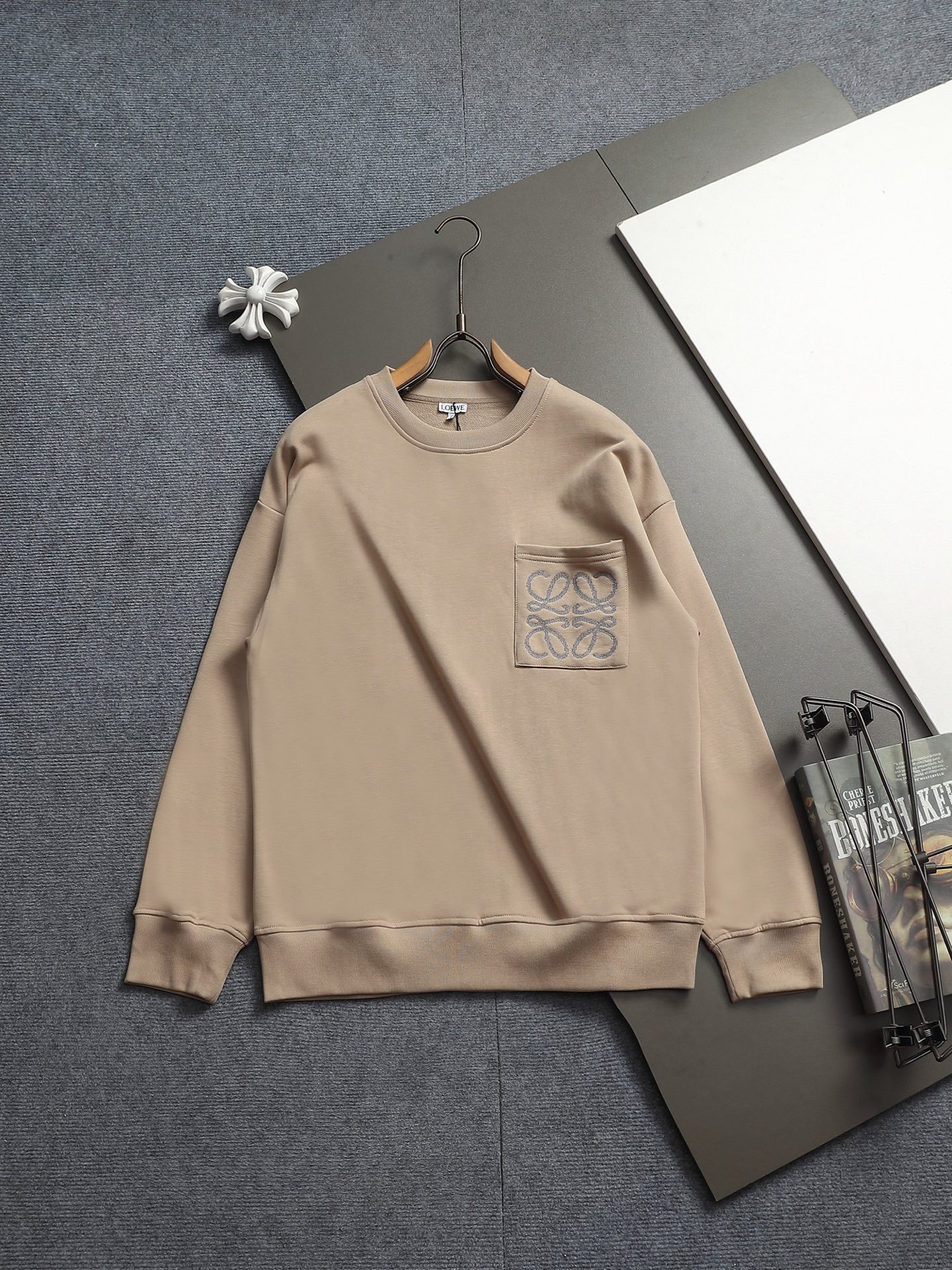 【LOEWE】刺繍長袖 T シャツ